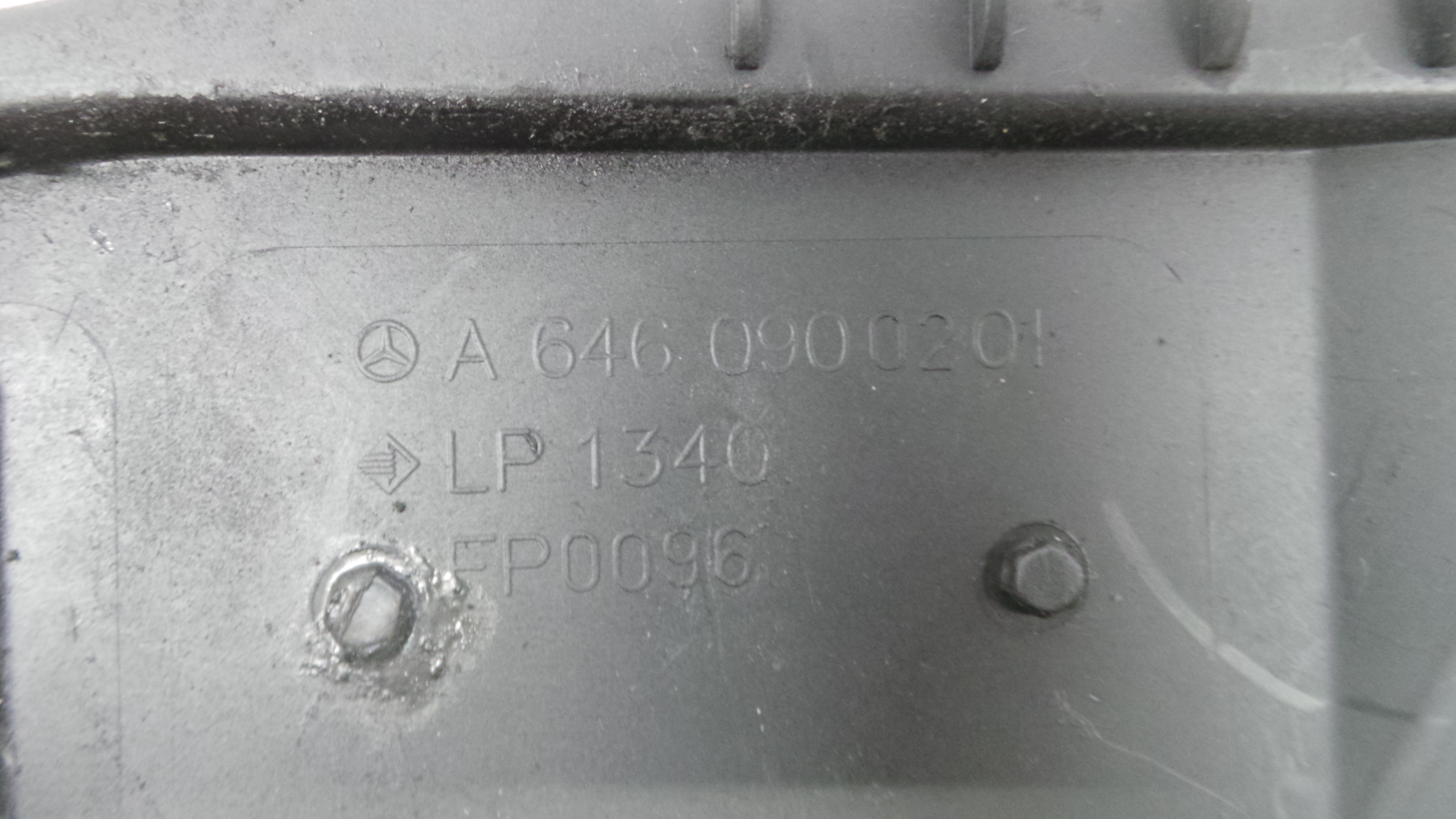 Caixa Filtro de Ar  A646090201 - MERCEDES-BENZ C-CLASS (W203)-33187724