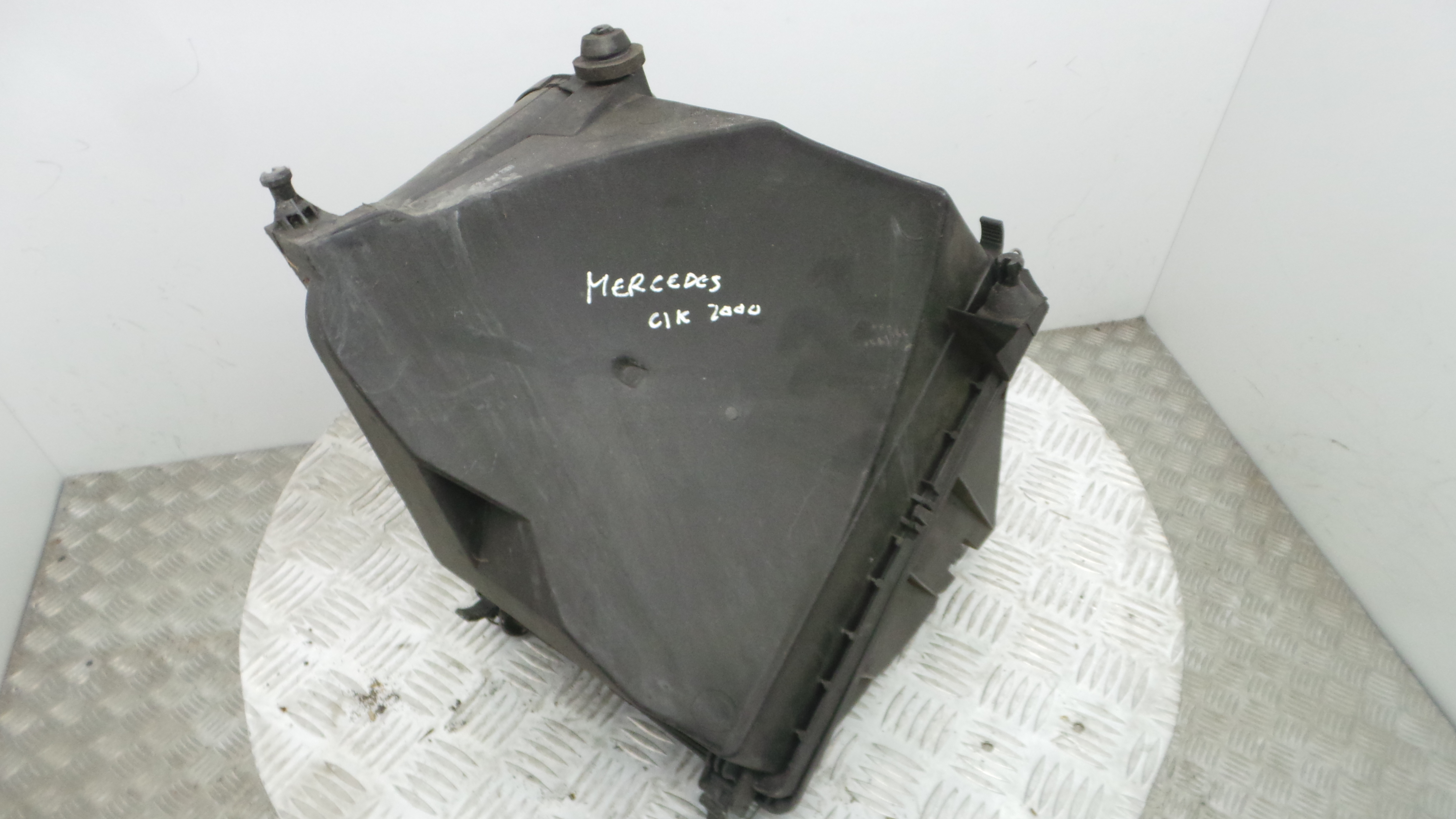 Caixa Filtro de Ar  A1110900801 - MERCEDES-BENZ CLK (C208)-33187727