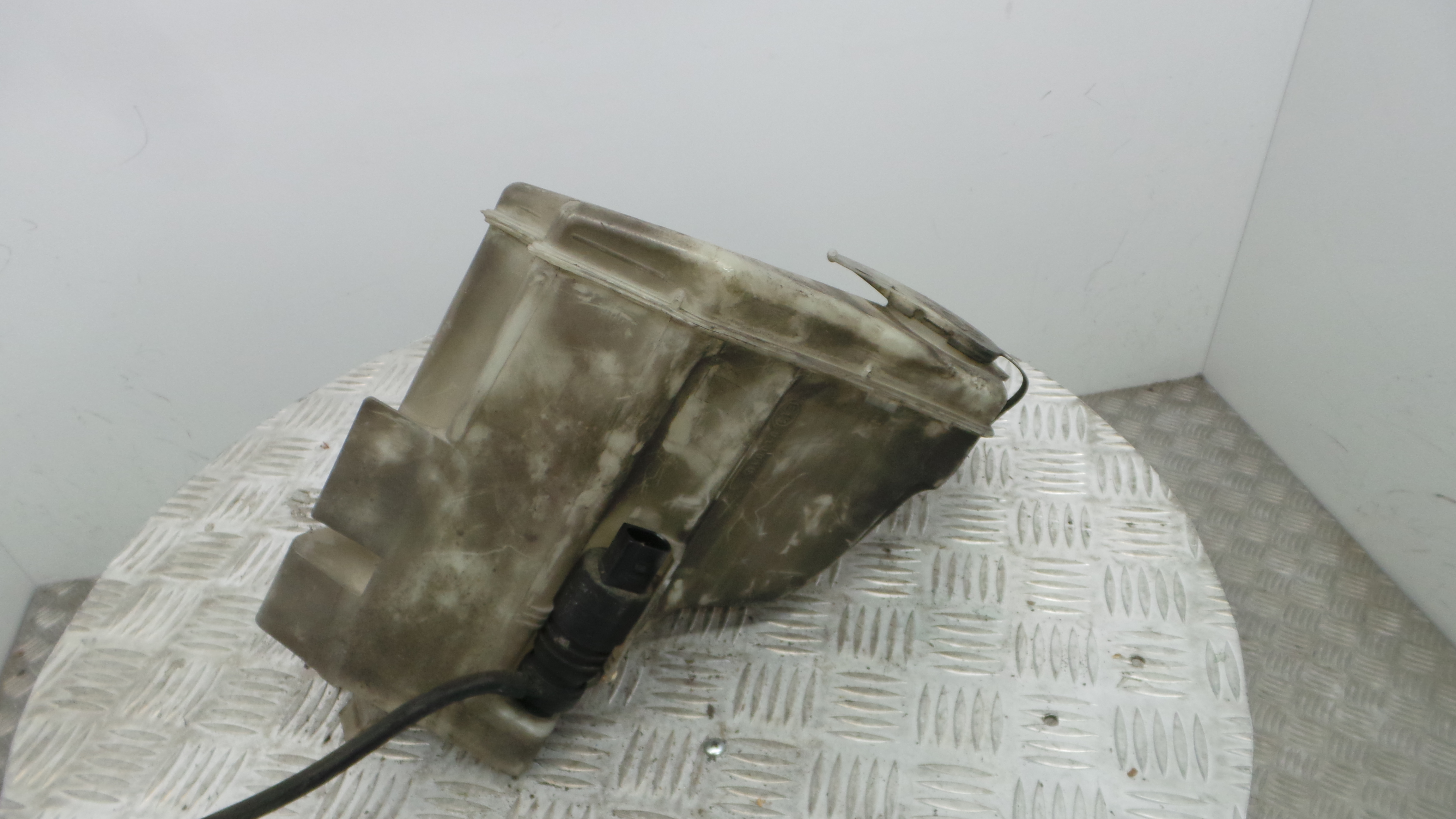 Depósito De Água Do Limpa-vidros 61.67-8362808 - BMW 3 (E46)-33187972