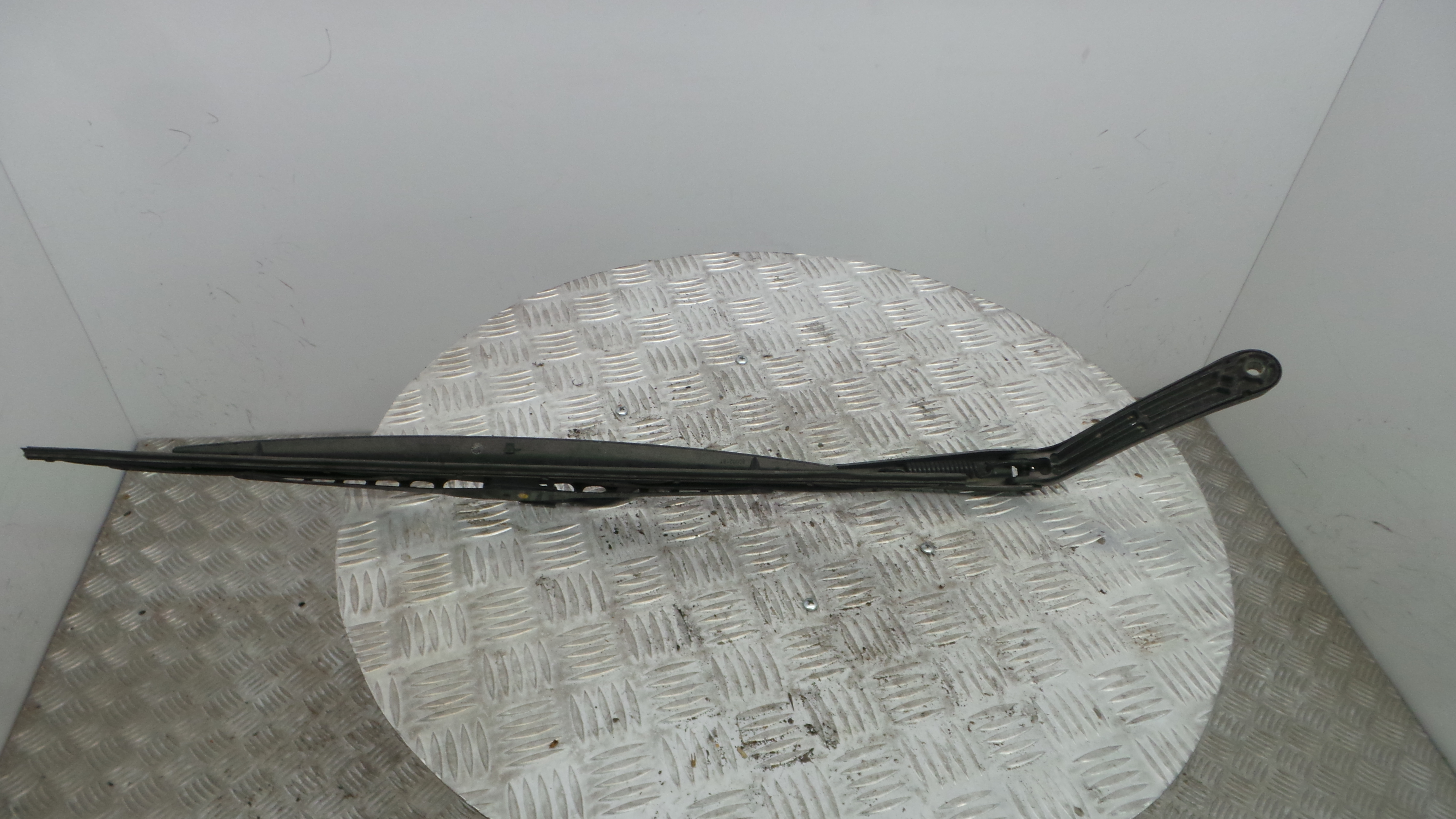 Braço Esquerdo Limpa Para Brisas A2038200544 - MERCEDES-BENZ C-CLASS (W203)-33188003
