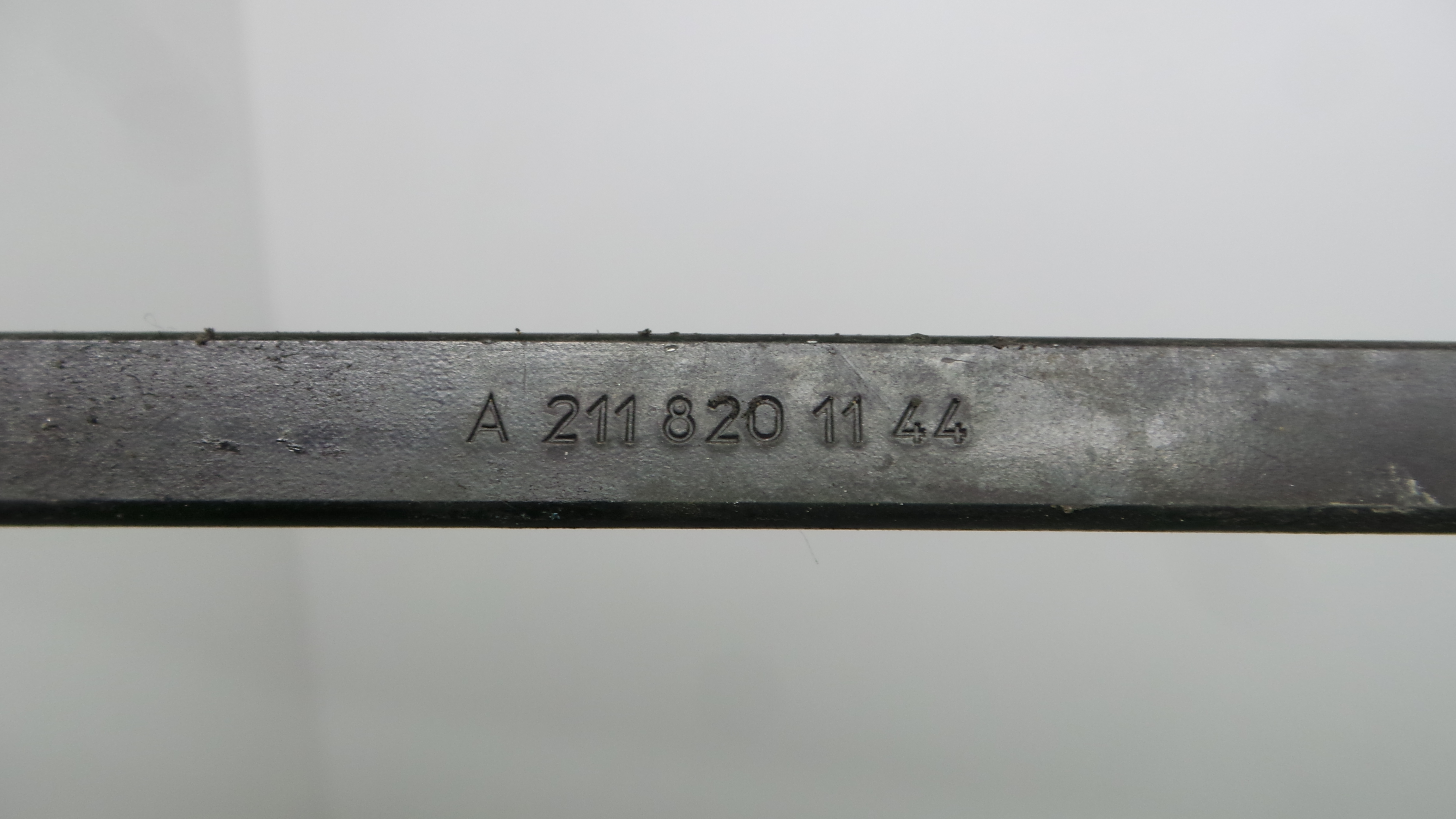 Braço Esquerdo Limpa Para Brisas A2118201144 - MERCEDES-BENZ E-CLASS (W211)-33188012