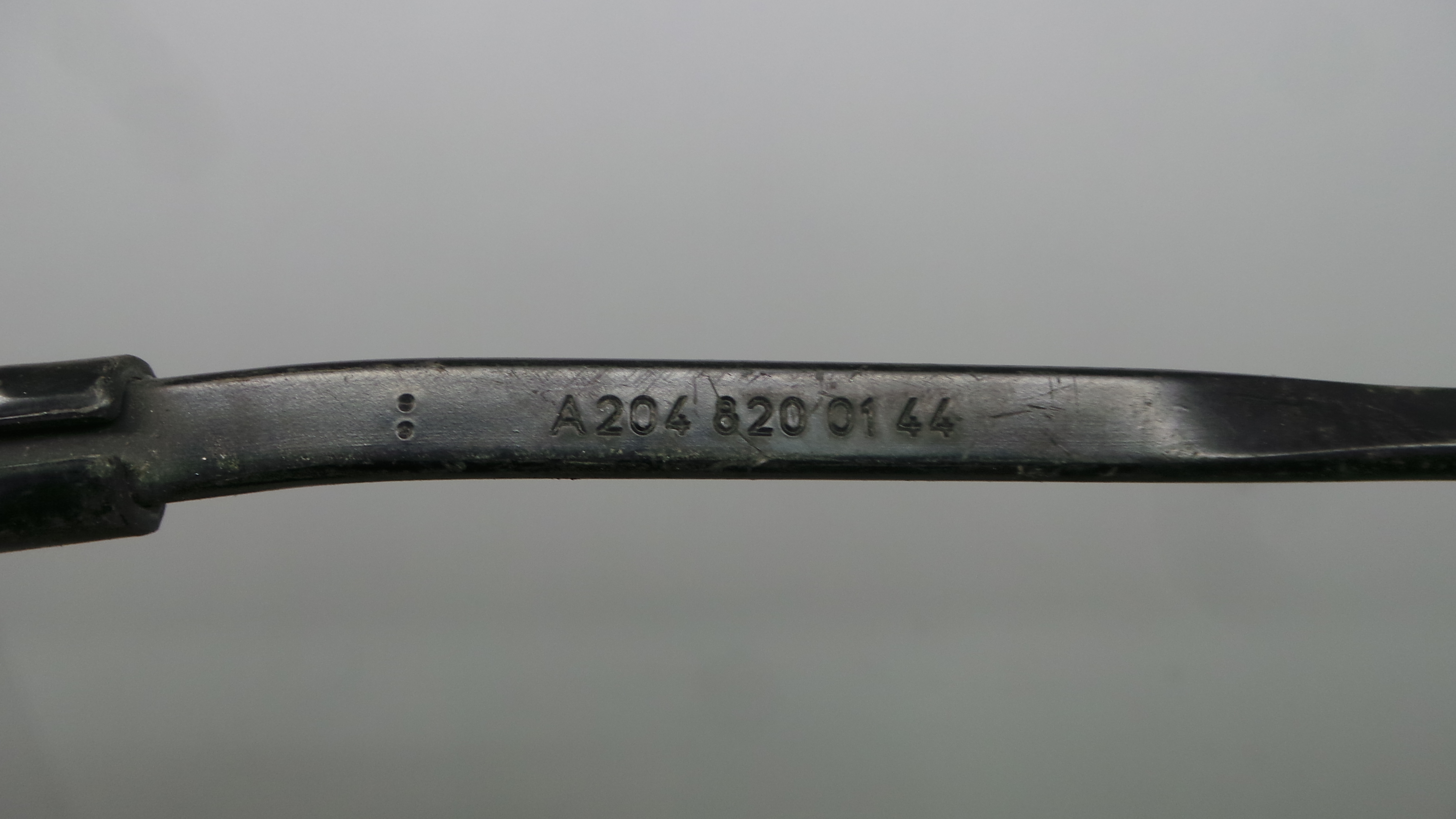 Braço Esquerdo Limpa Para Brisas A2048200144 - MERCEDES-BENZ C-CLASS (W204)-33188033