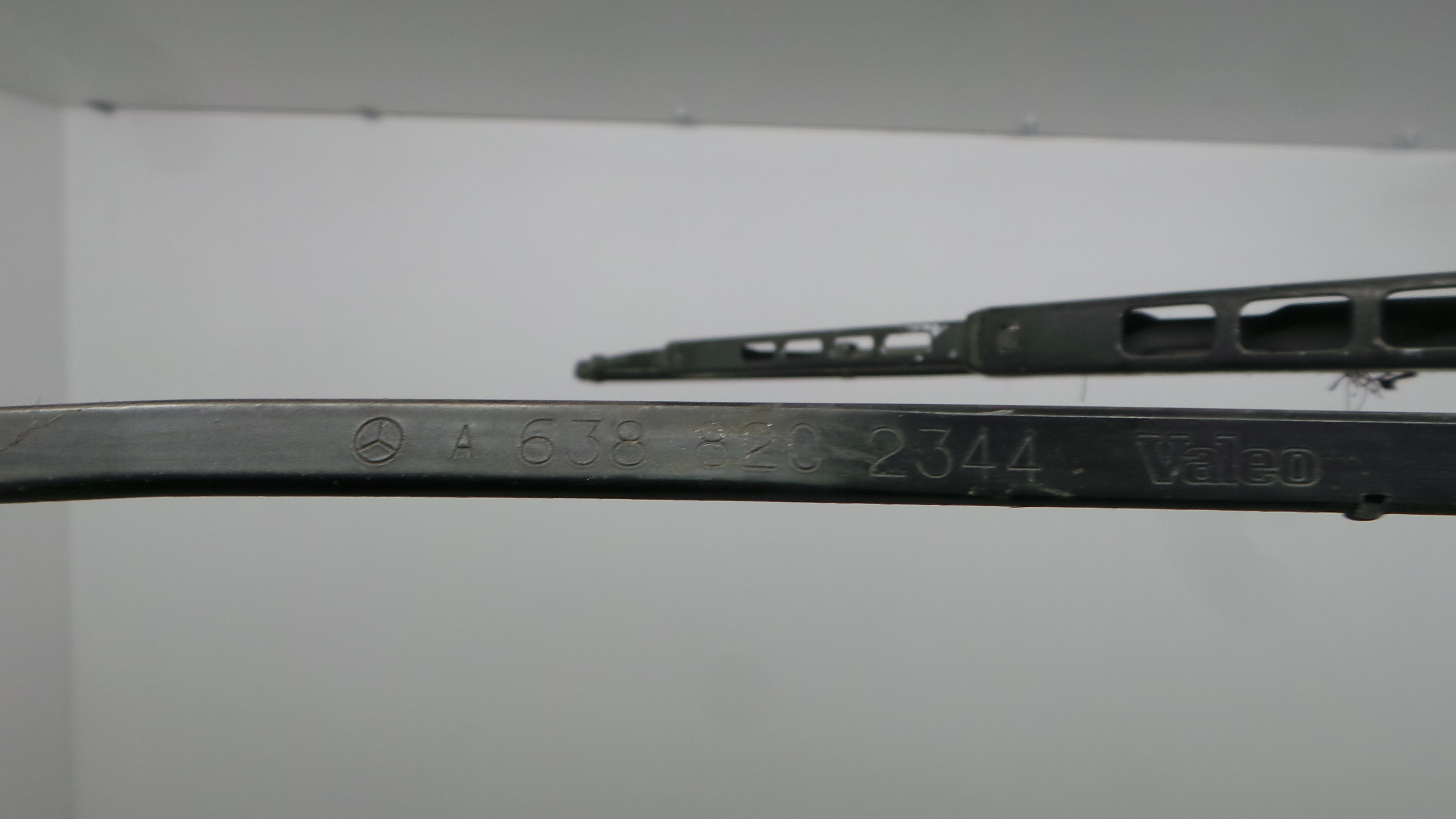 Braço Esquerdo Limpa Para Brisas A6388202344 - MERCEDES-BENZ VITO Caixa (W638)-33188054