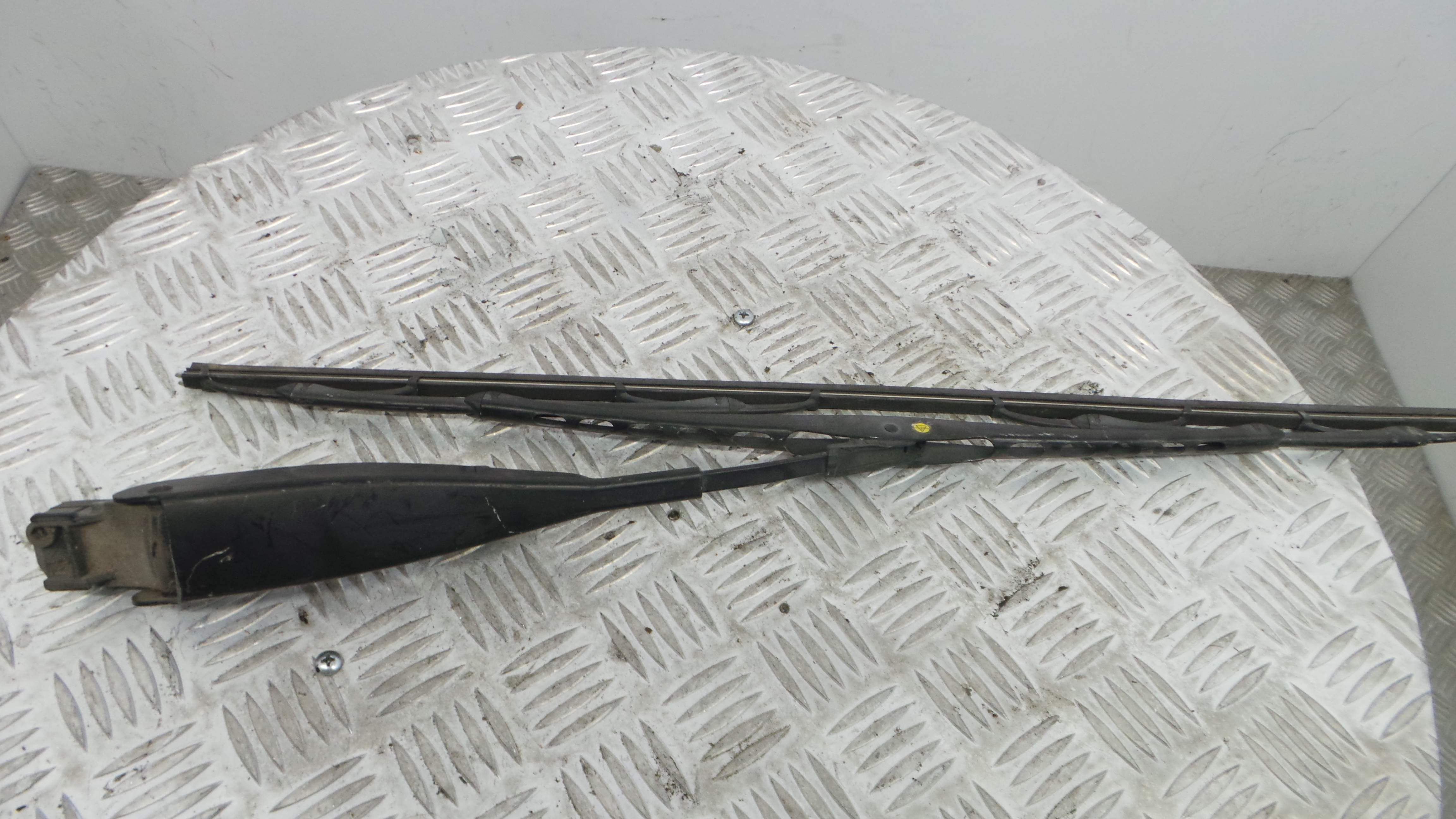 Braço Do Limpa-vidros 096052184840 - MERCEDES-BENZ CLK (C208)-33188078 Braço Do Limpa-vidros 096052184840 - MERCEDES-BENZ CLK (C208)-33188078