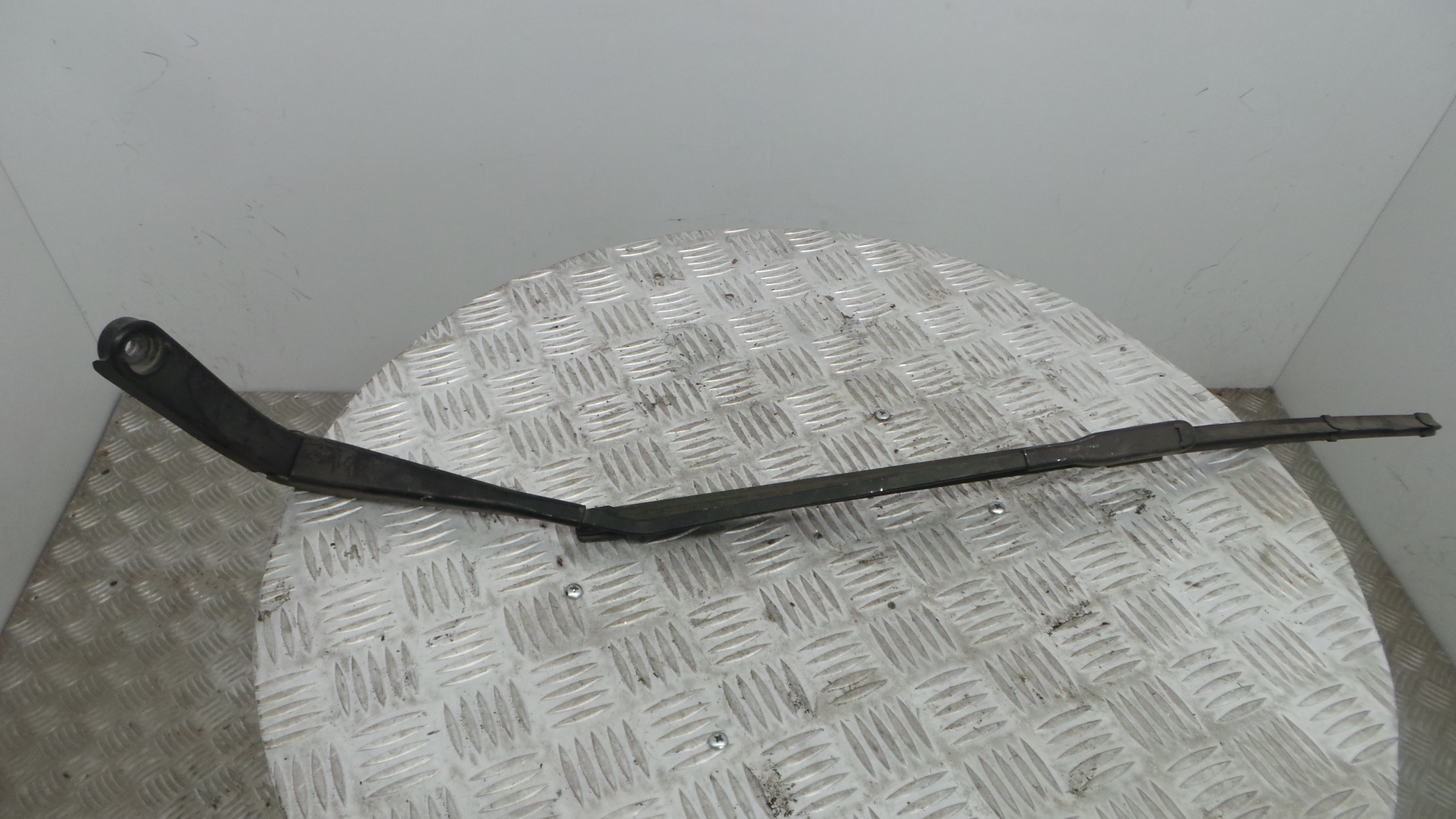 Braço Esquerdo Limpa Para Brisas A1698200140 - MERCEDES-BENZ A-CLASS (W169)-33188081
