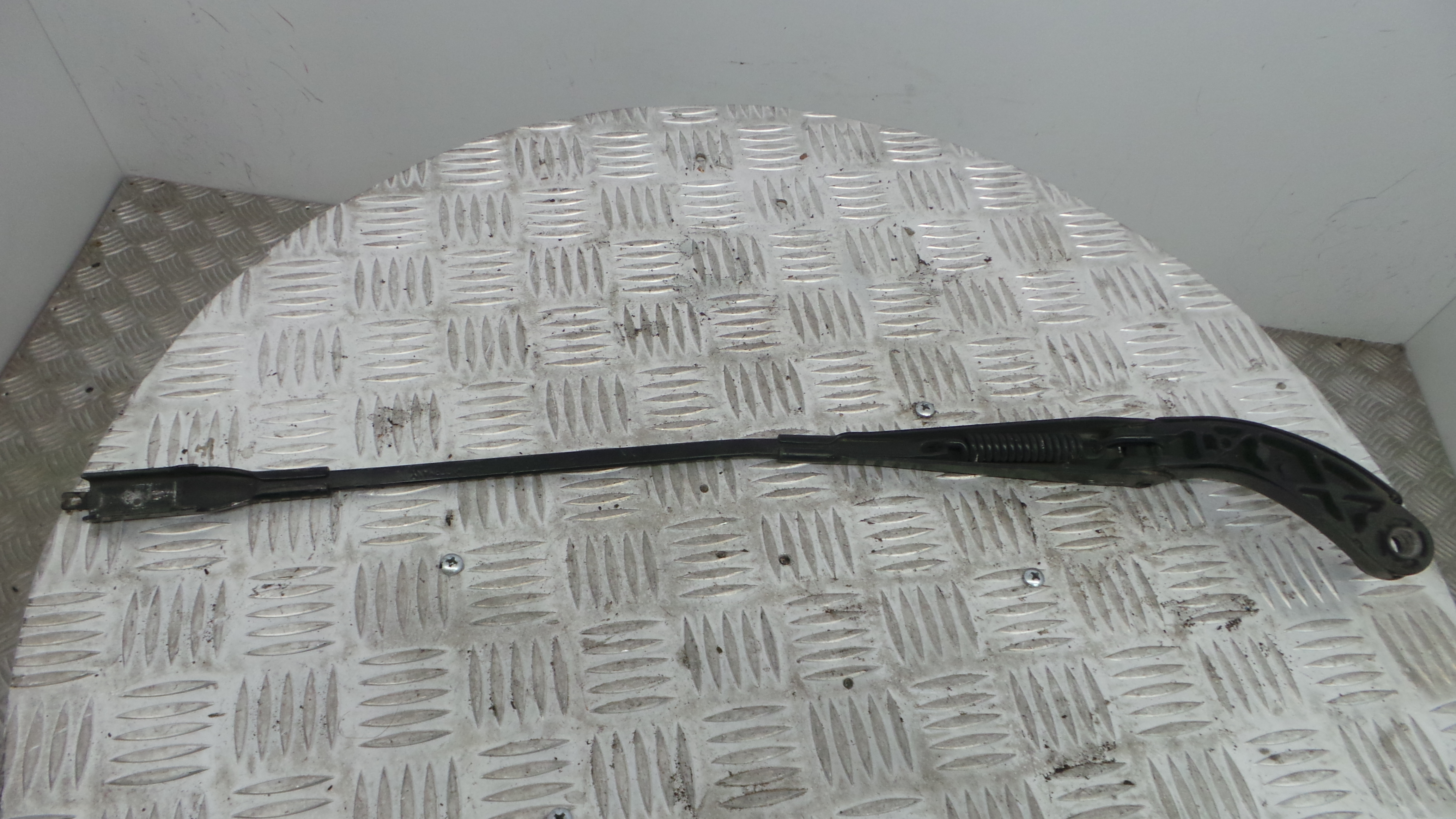 Braço Direito Limpa Para brisas A1698200240 - MERCEDES-BENZ A-CLASS (W169)-33188084