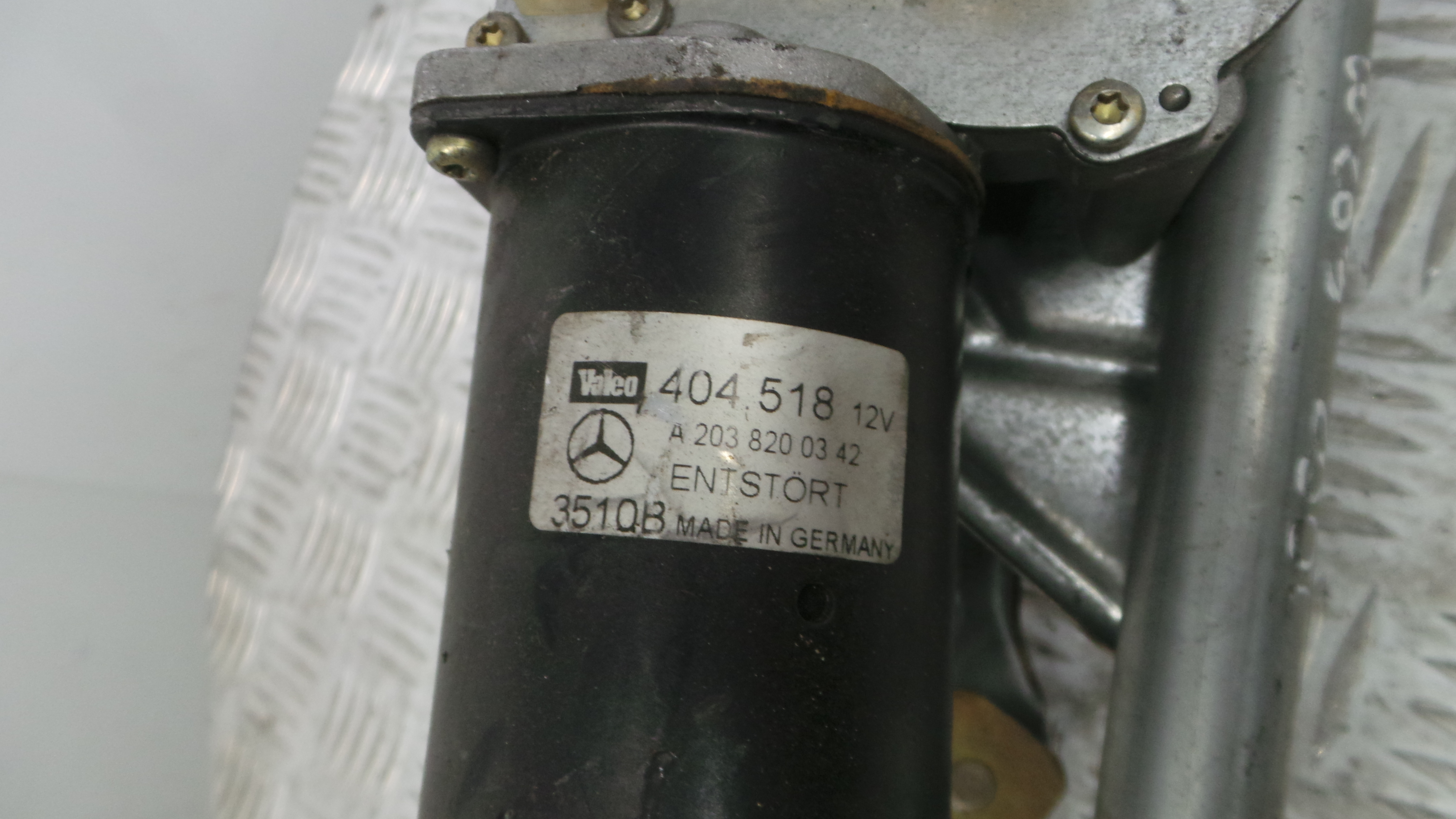 Motor Limpa Vidros Frente A2038204042 - MERCEDES-BENZ C-CLASS (W203)-33188087