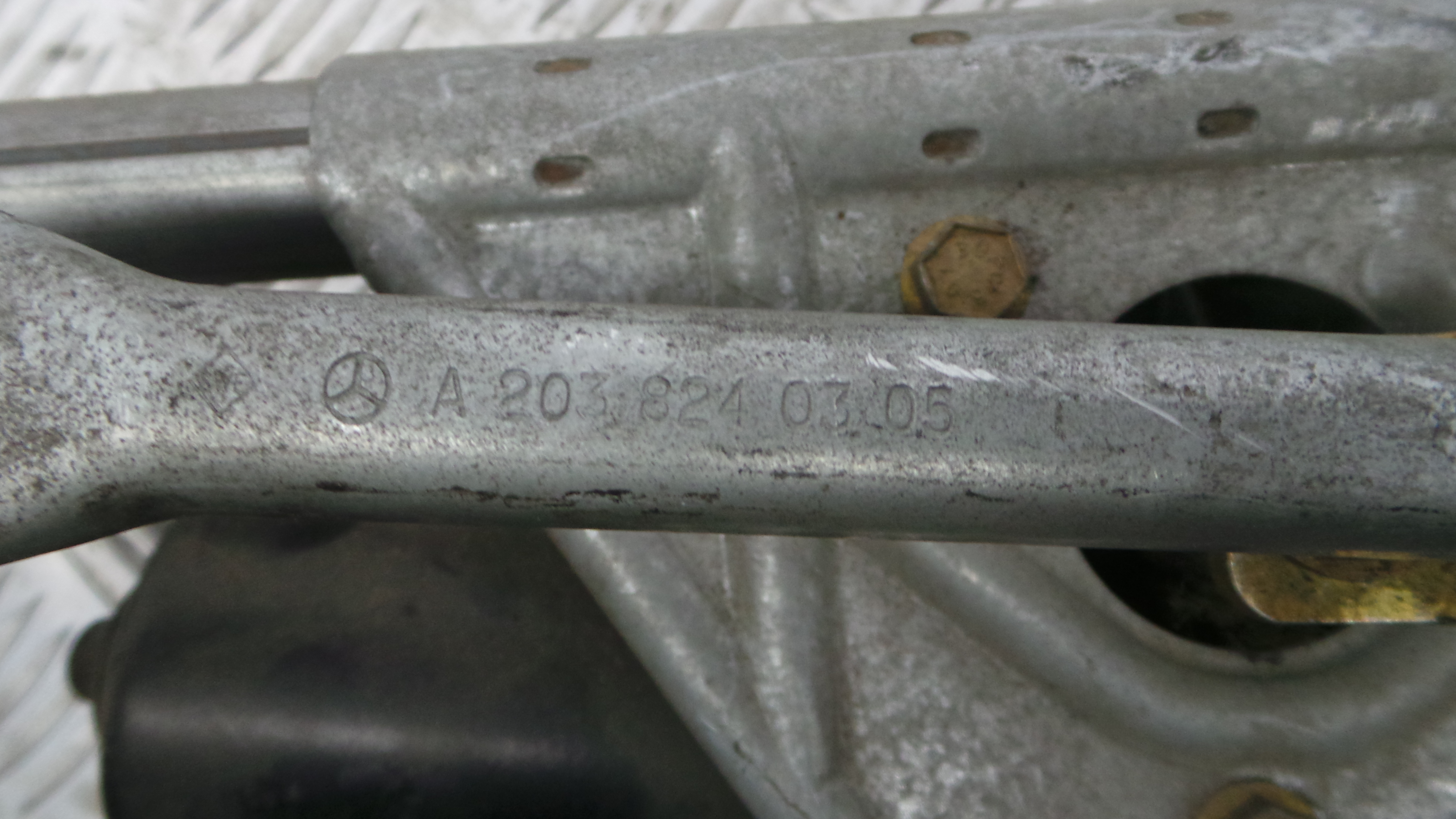 Motor Limpa Vidros Frente A2038204042 - MERCEDES-BENZ C-CLASS (W203)-33188087