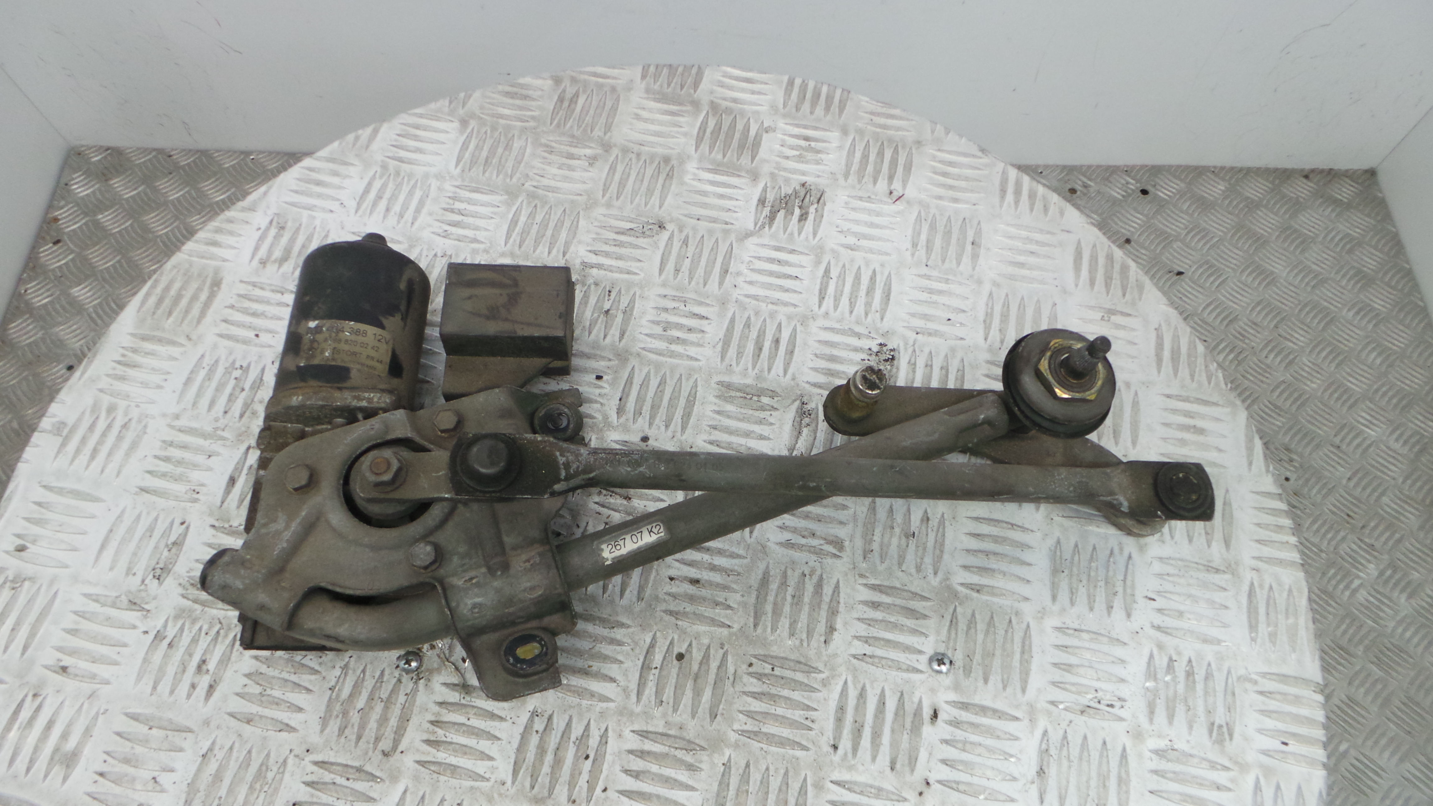 Motor Limpa Vidros Frente  A1688200042 - MERCEDES-BENZ A-CLASS (W168)-33188110