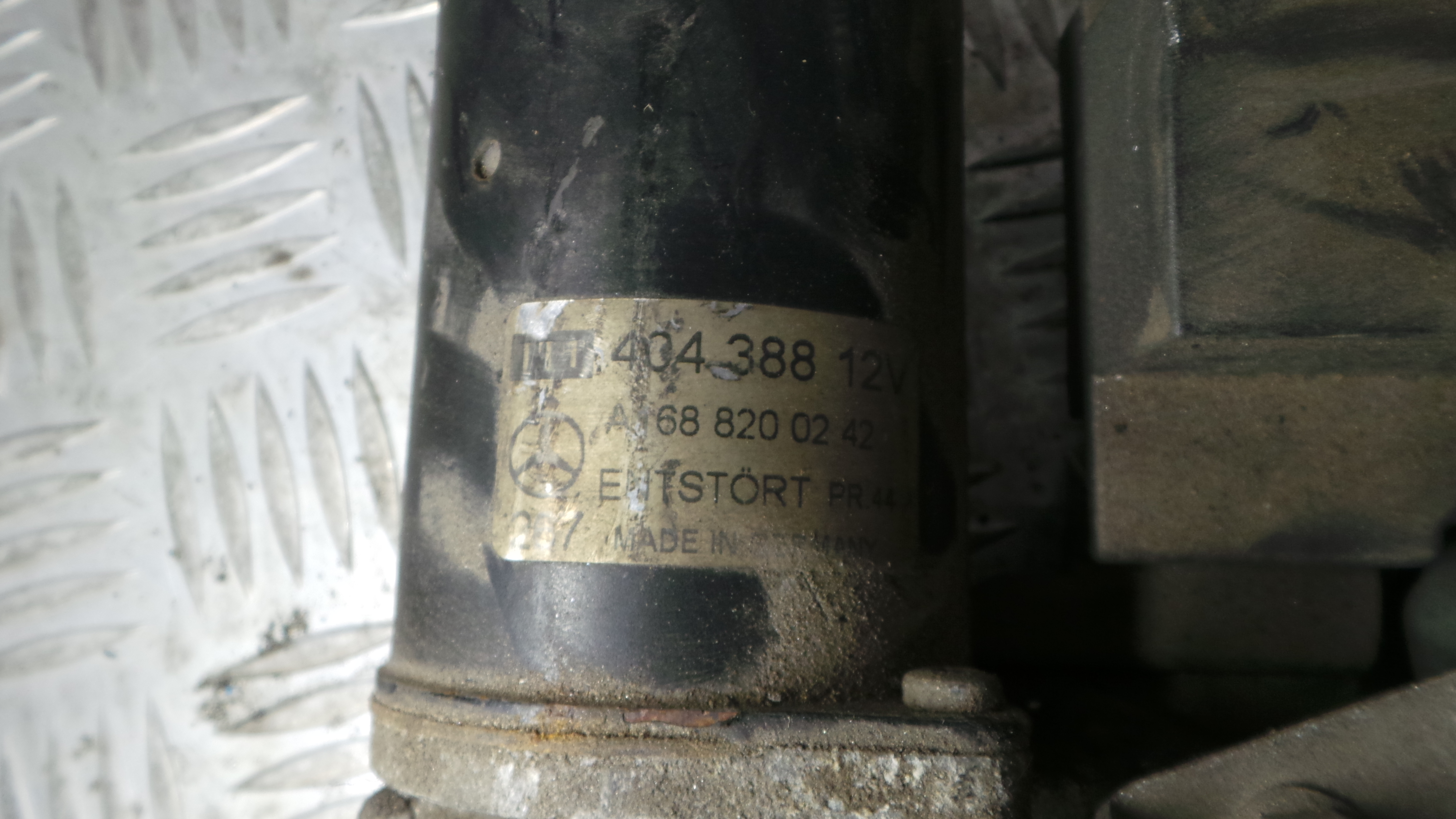 Motor Limpa Vidros Frente  A1688200042 - MERCEDES-BENZ A-CLASS (W168)-33188110