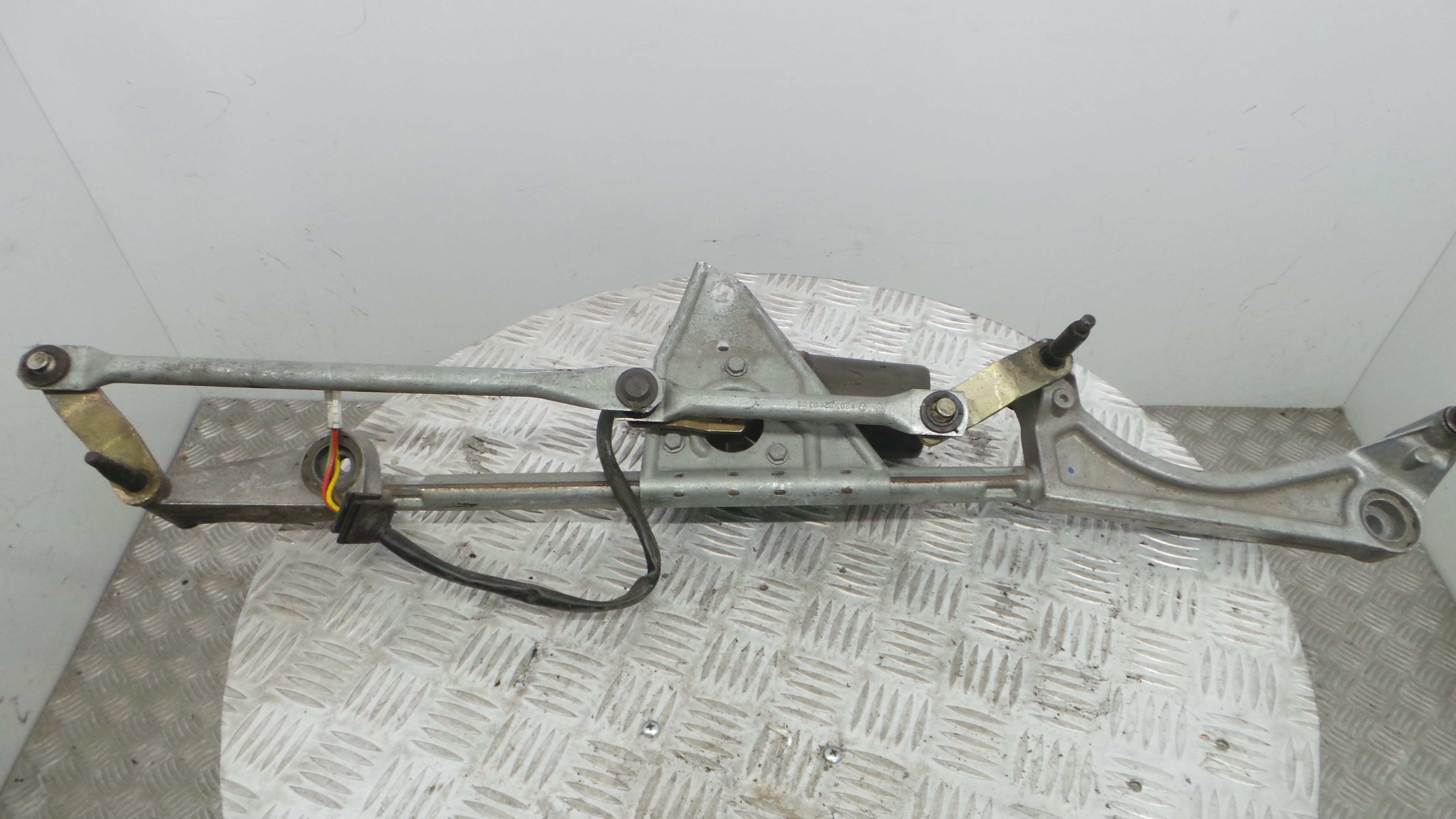 Motor Limpa Vidros Frente  A2038204742 - MERCEDES-BENZ C-CLASS (W203)-33188140