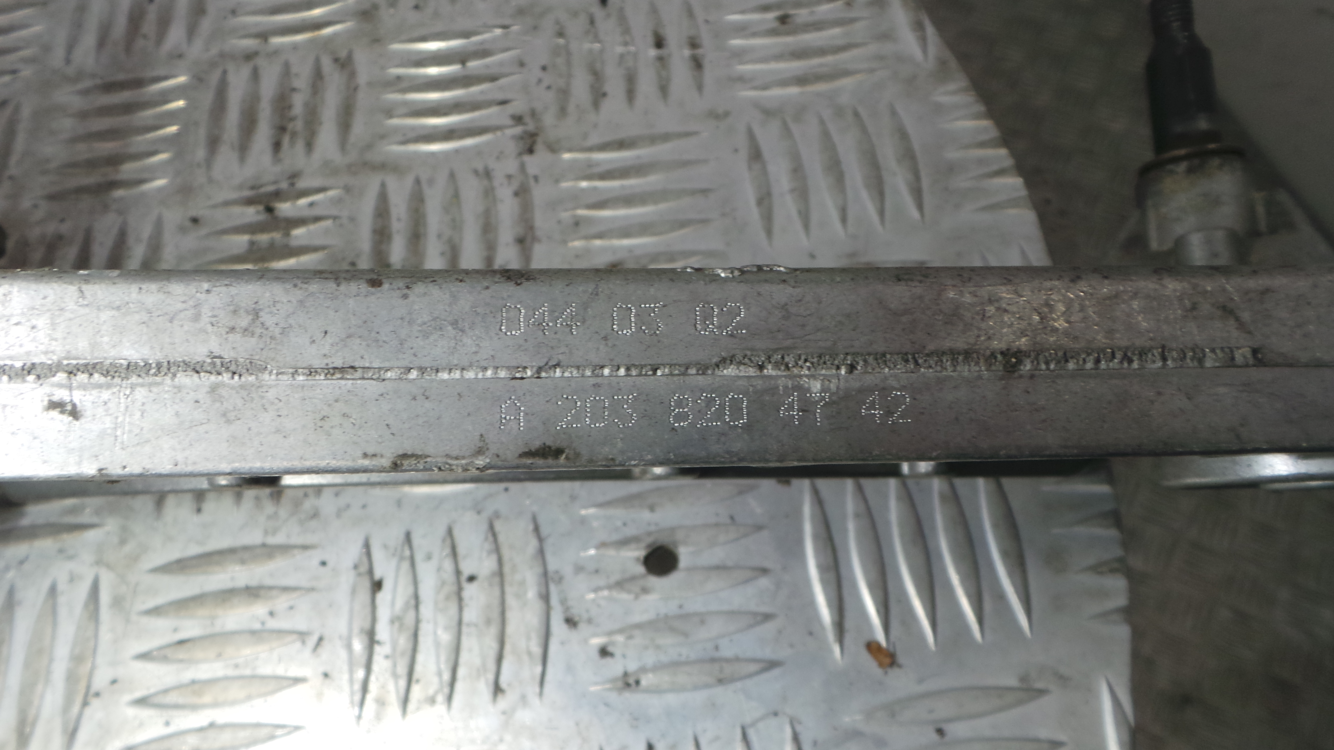 Motor Limpa Vidros Frente  A2038204742 - MERCEDES-BENZ C-CLASS (W203)-33188140