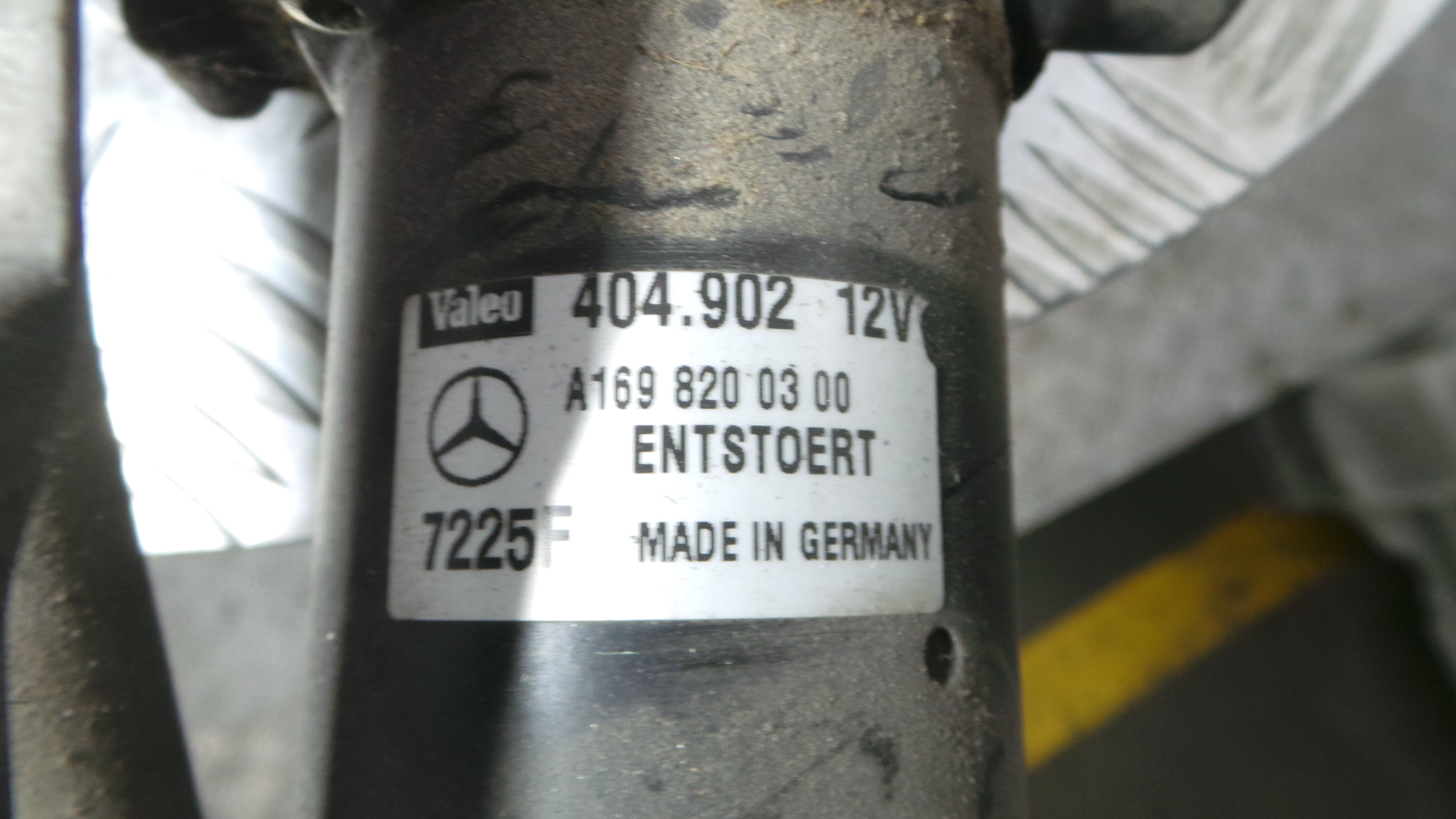 Motor Limpa Vidros Frente A1698200300 - MERCEDES-BENZ A-CLASS (W169)-33188185