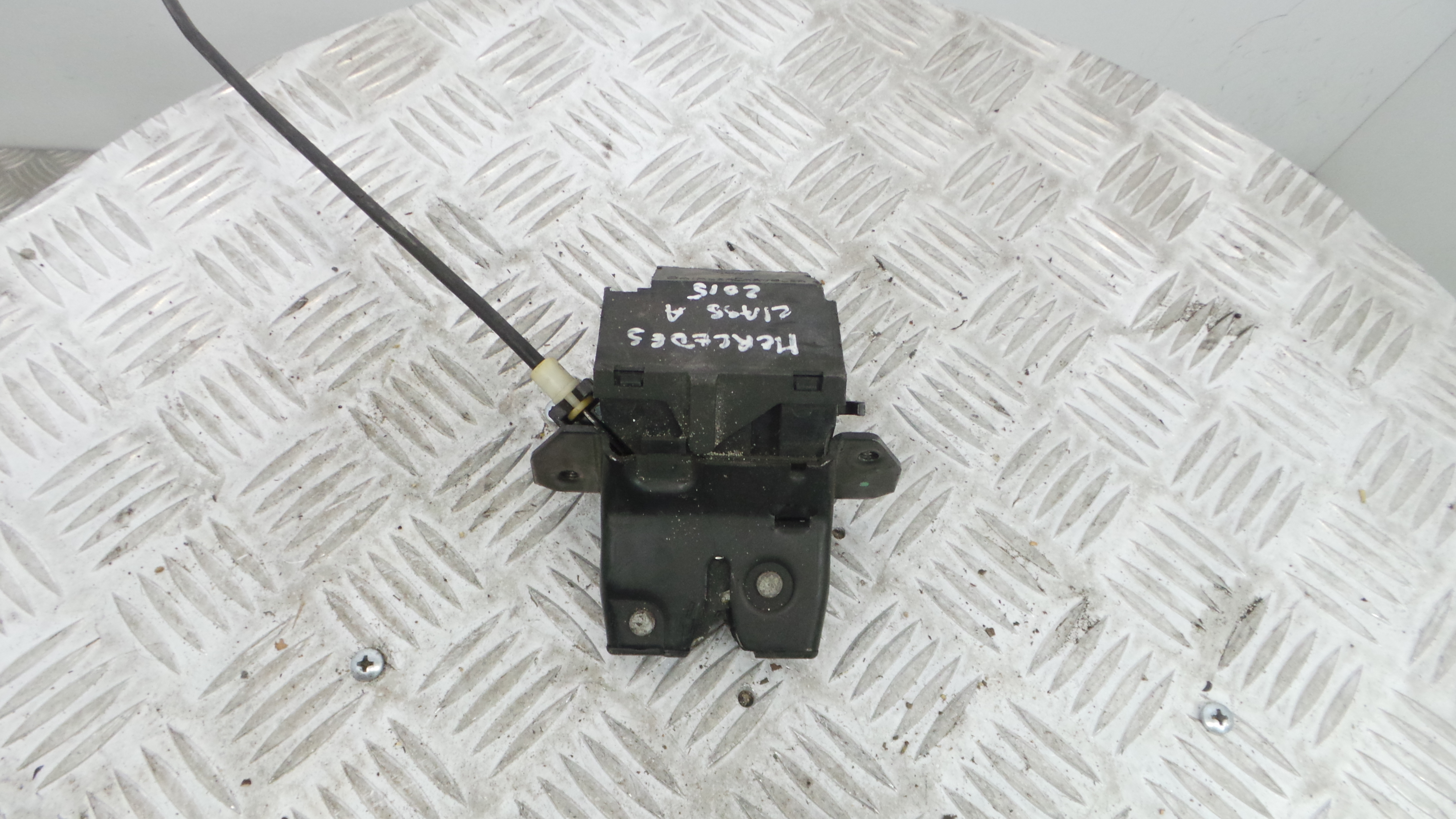 Fecho Mala  A1717500085 - MERCEDES-BENZ A-CLASS (W176)-33188408