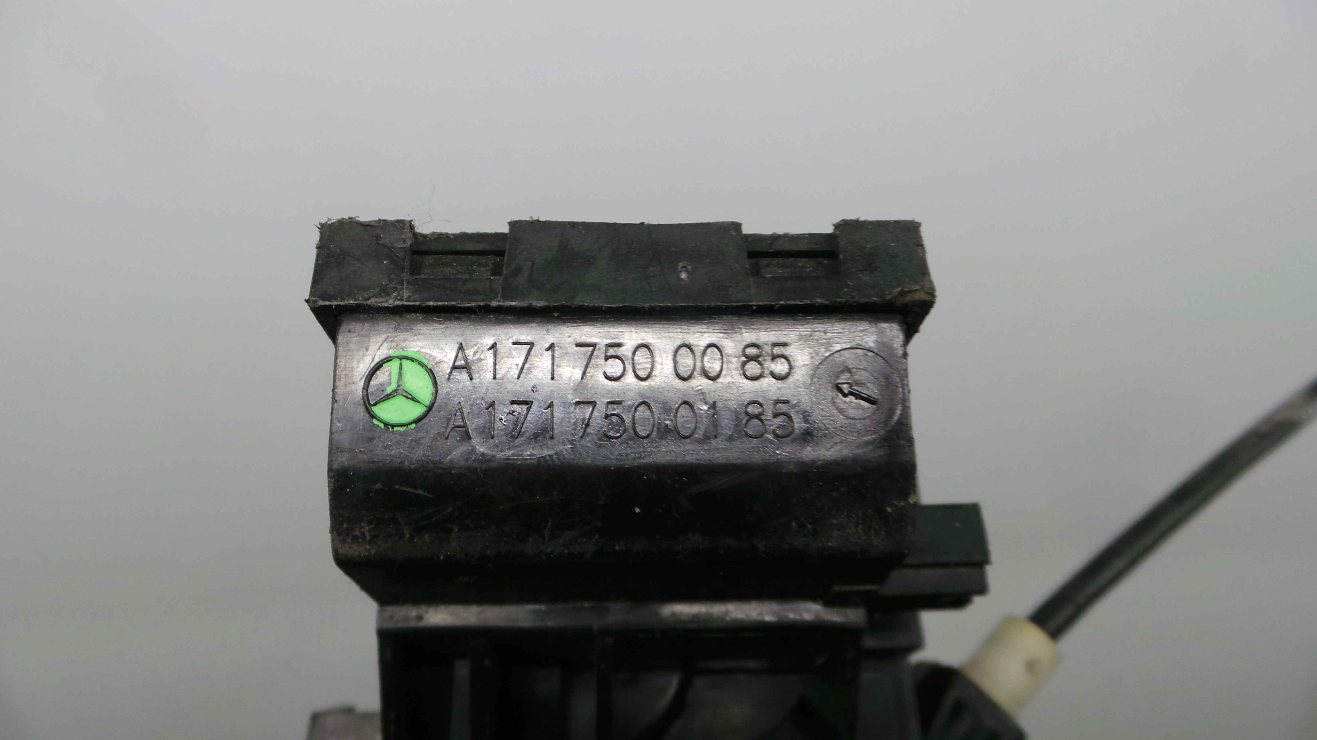 Fecho Mala  A1717500085 - MERCEDES-BENZ A-CLASS (W176)-33188408