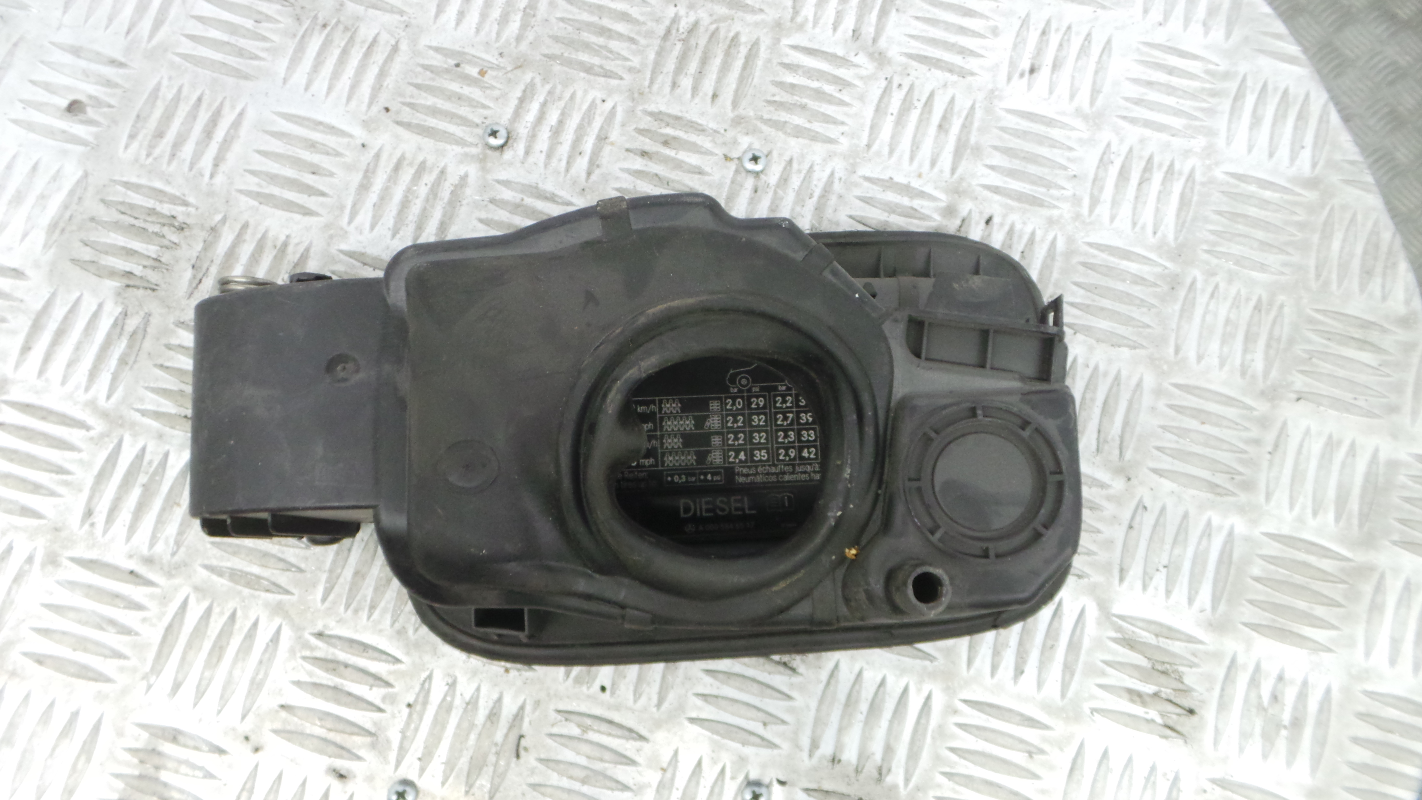 Tampão de Combustivel  A2046300067 - MERCEDES-BENZ C-CLASS (W204)-33188422