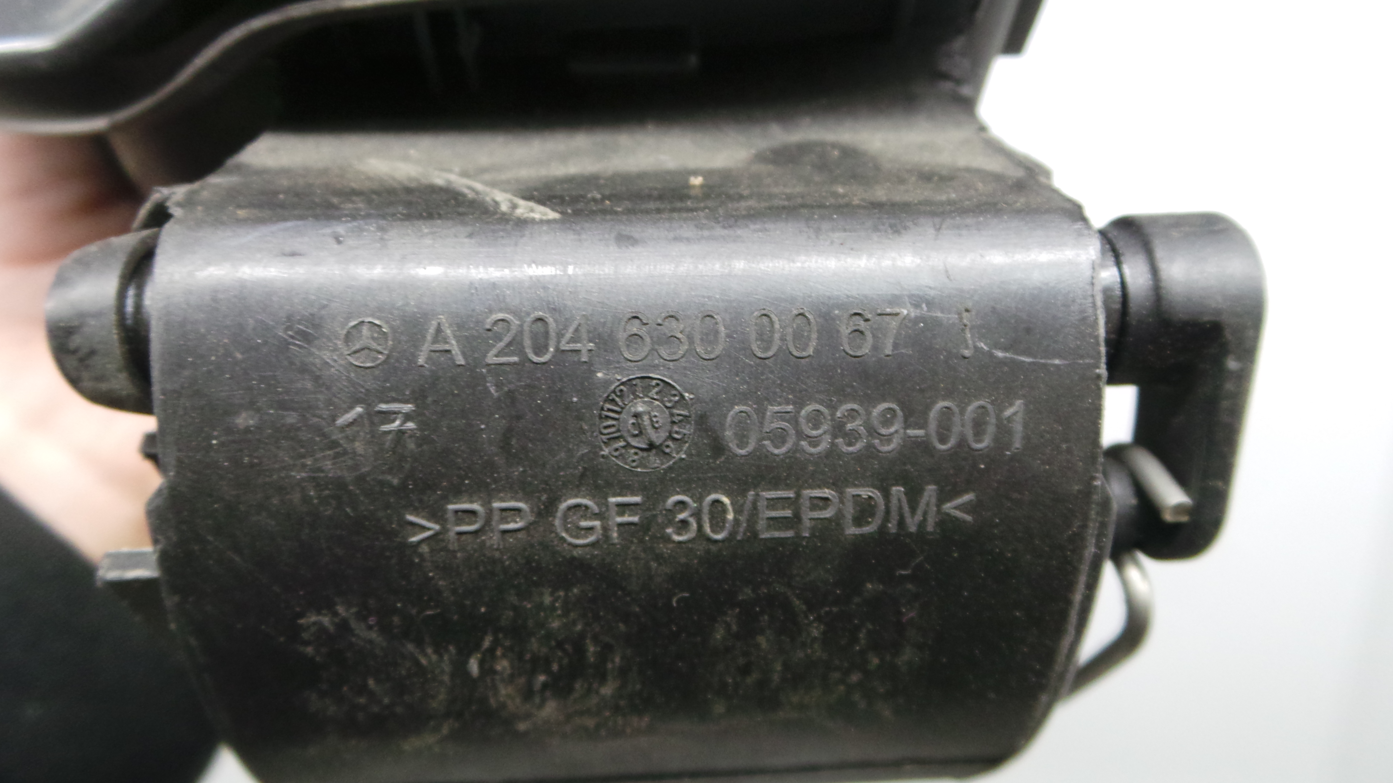 Tampão de Combustivel  A2046300067 - MERCEDES-BENZ C-CLASS (W204)-33188422