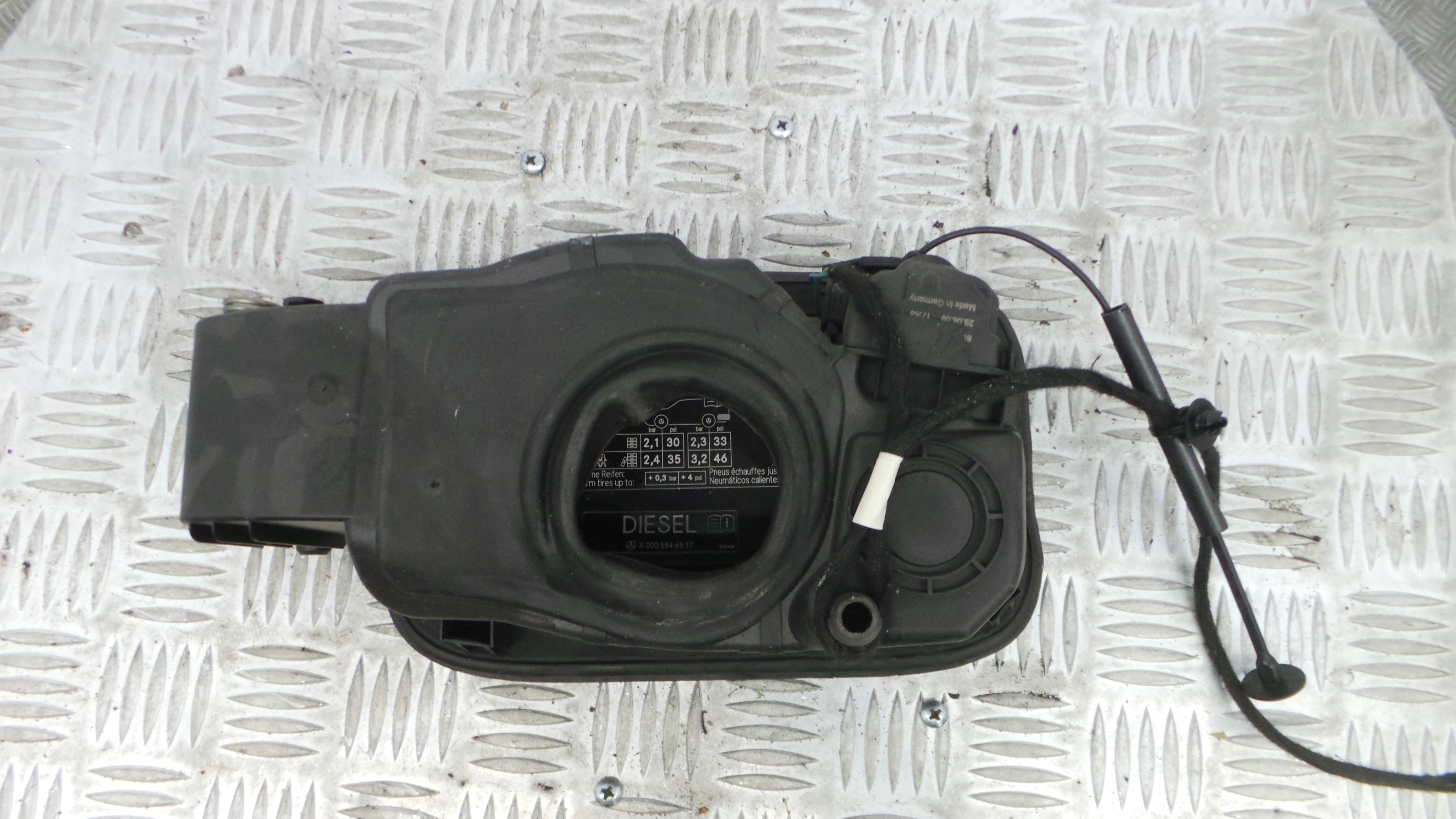 Tampão de Combustivel A2047500103 - MERCEDES-BENZ C-CLASS (W204)-33188425