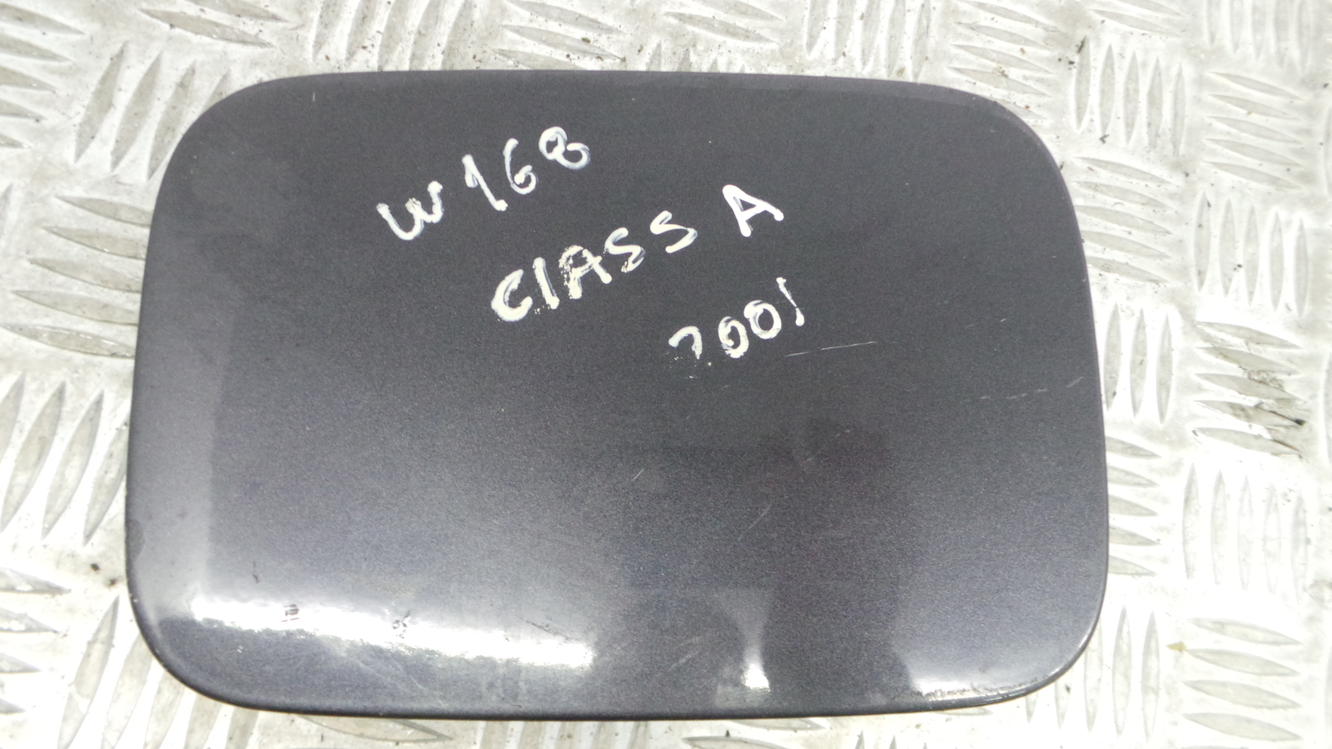 Tampão de Combustivel  A1687500106 - MERCEDES-BENZ A-CLASS (W168)-33188431