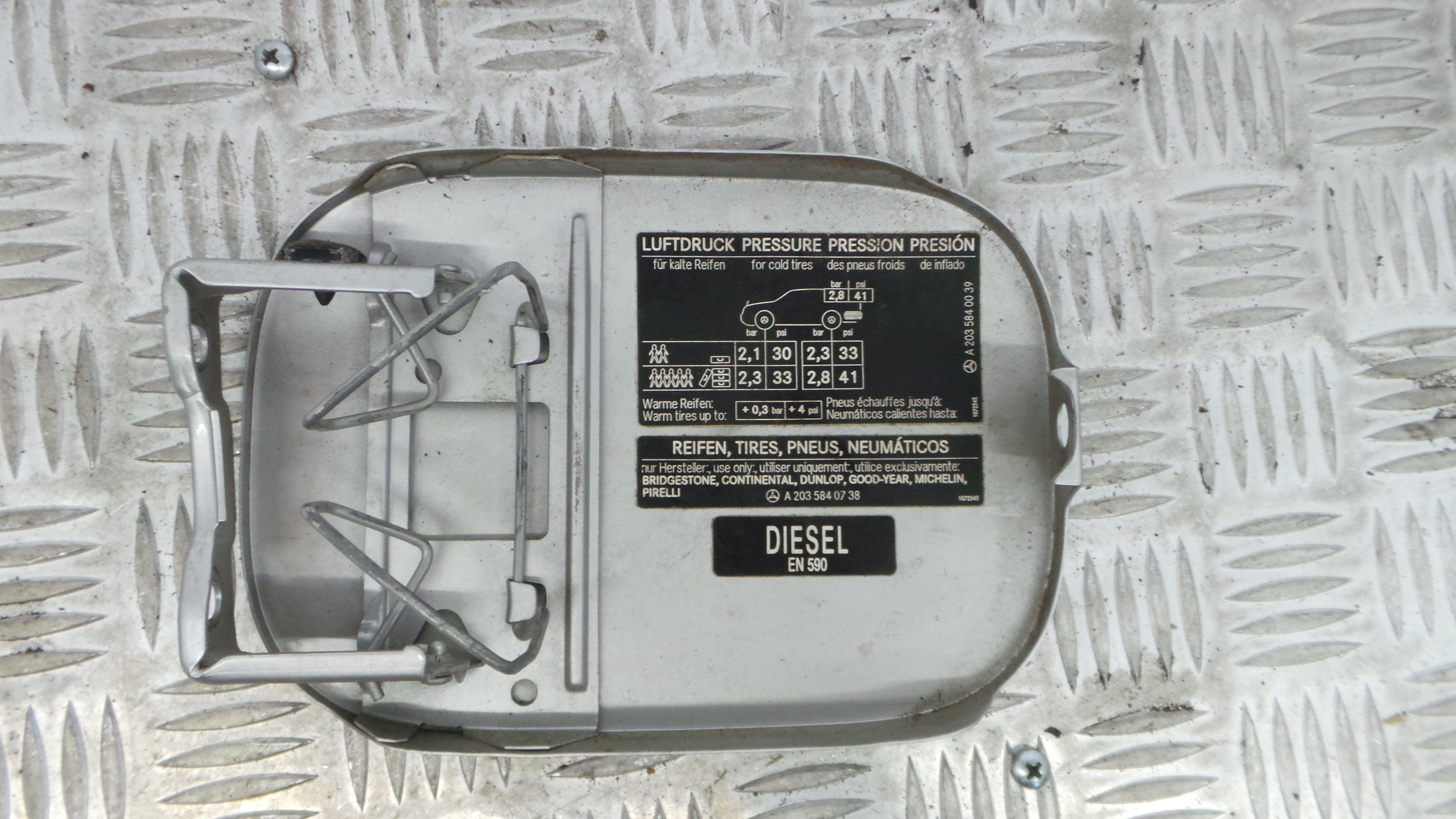 Tampão de Combustivel  A2037500206 - MERCEDES-BENZ C-CLASS (W203)-33188435