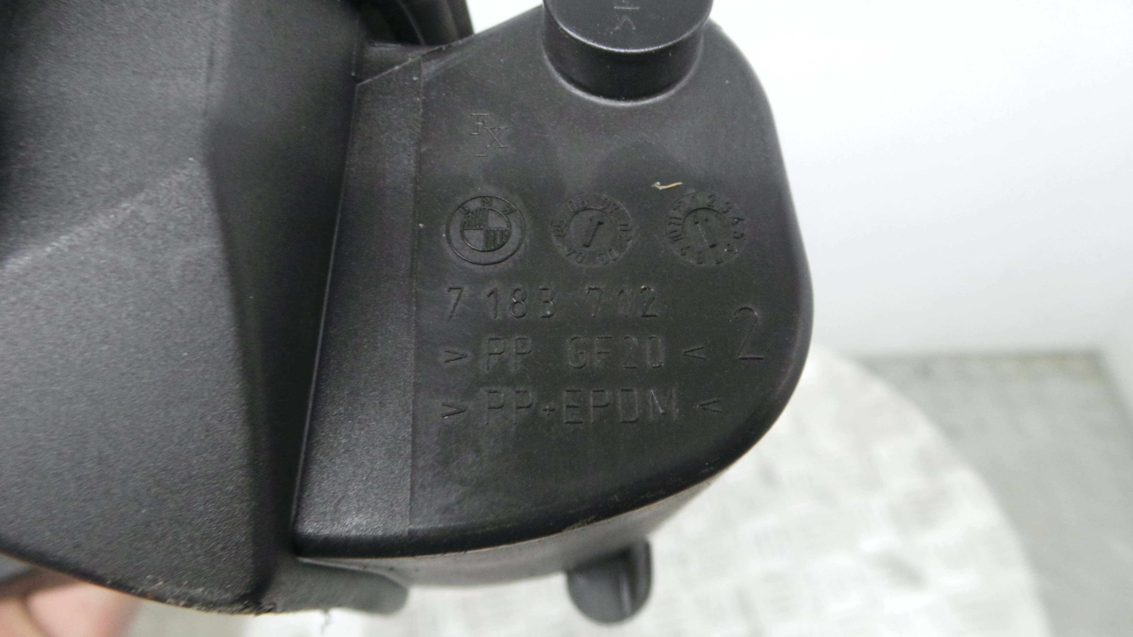 Tampão de Combustivel 7183712 - BMW 5 (E60)-33188452