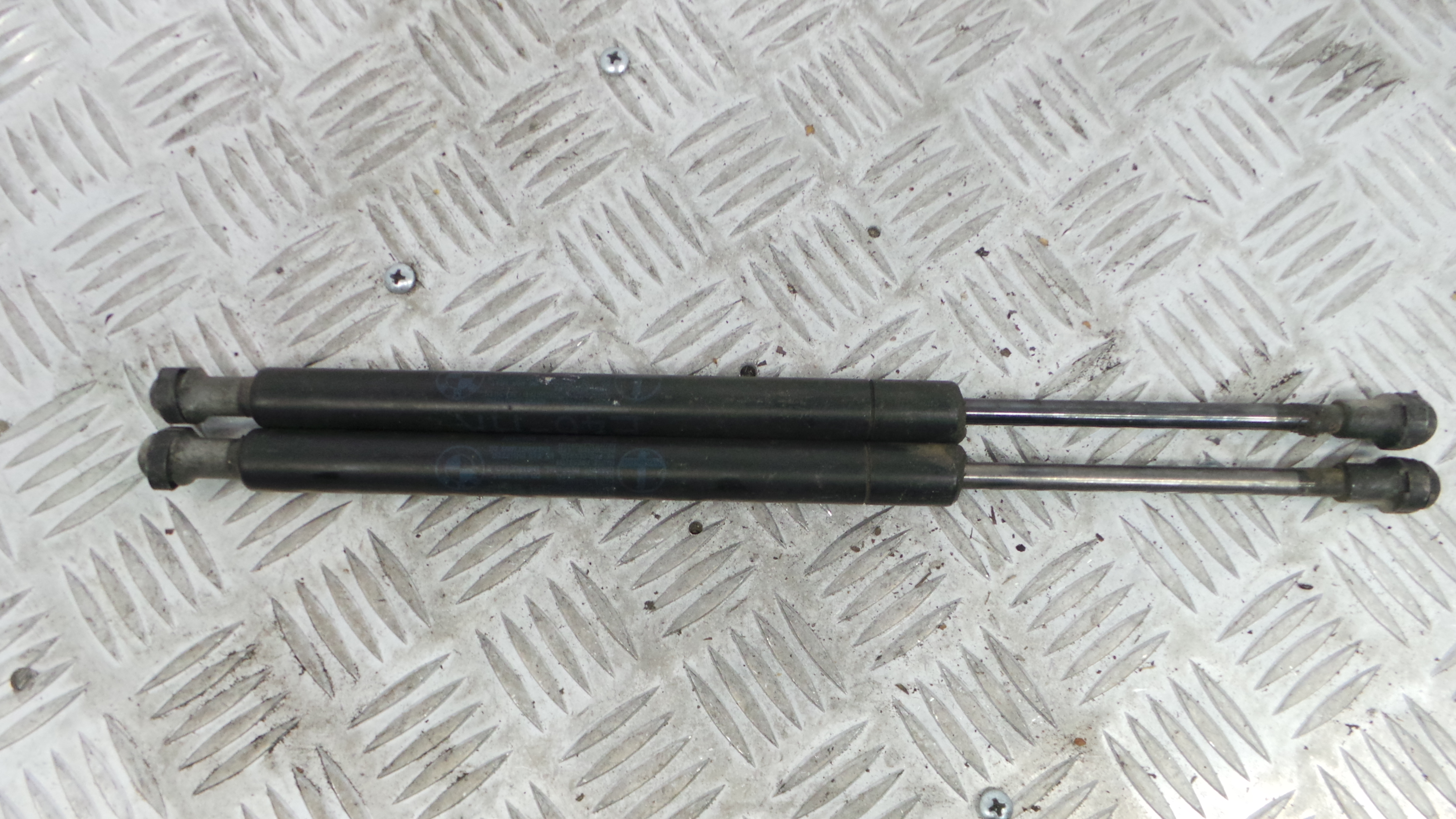 Amortecedor da Mala 51.24-8254281 - BMW 3 (E46)-33188493