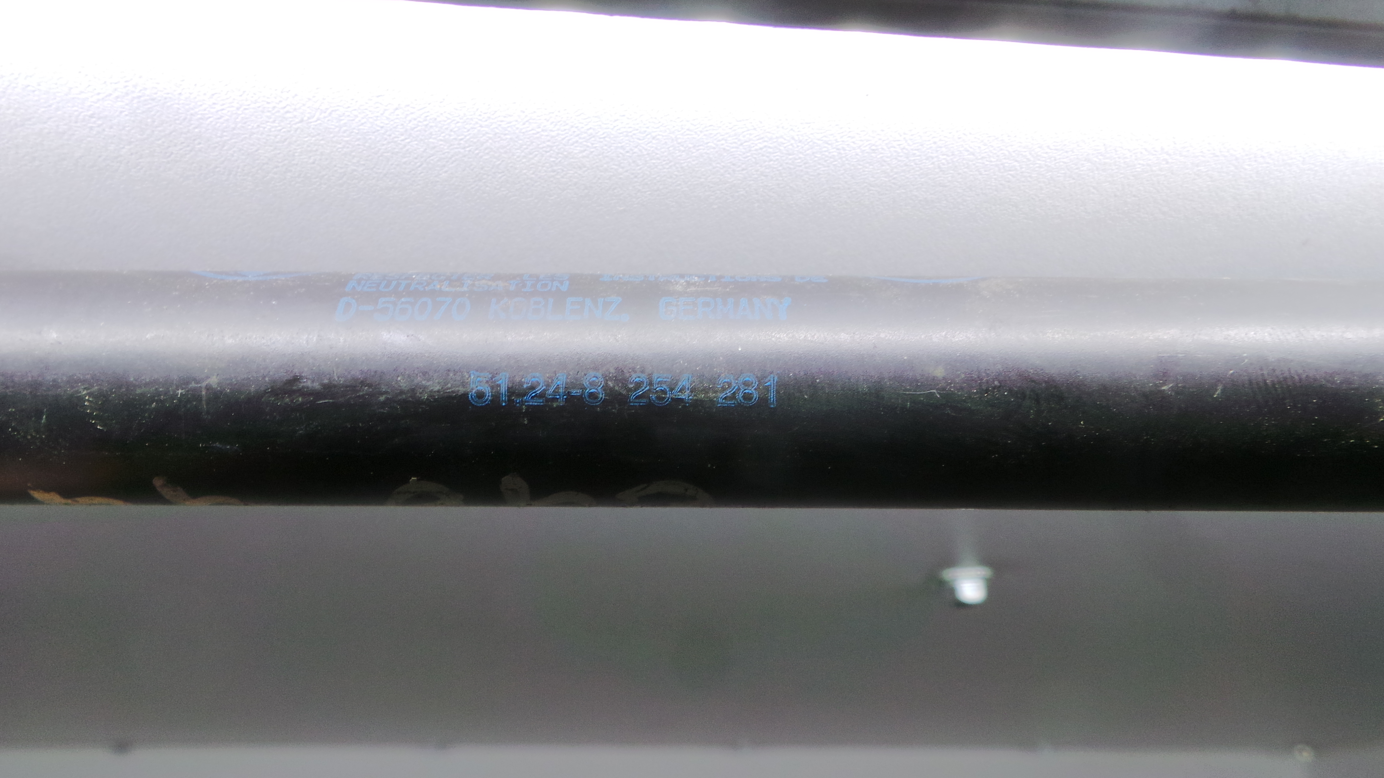 Amortecedor da Mala 51.24-8254281 - BMW 3 (E46)-33188493