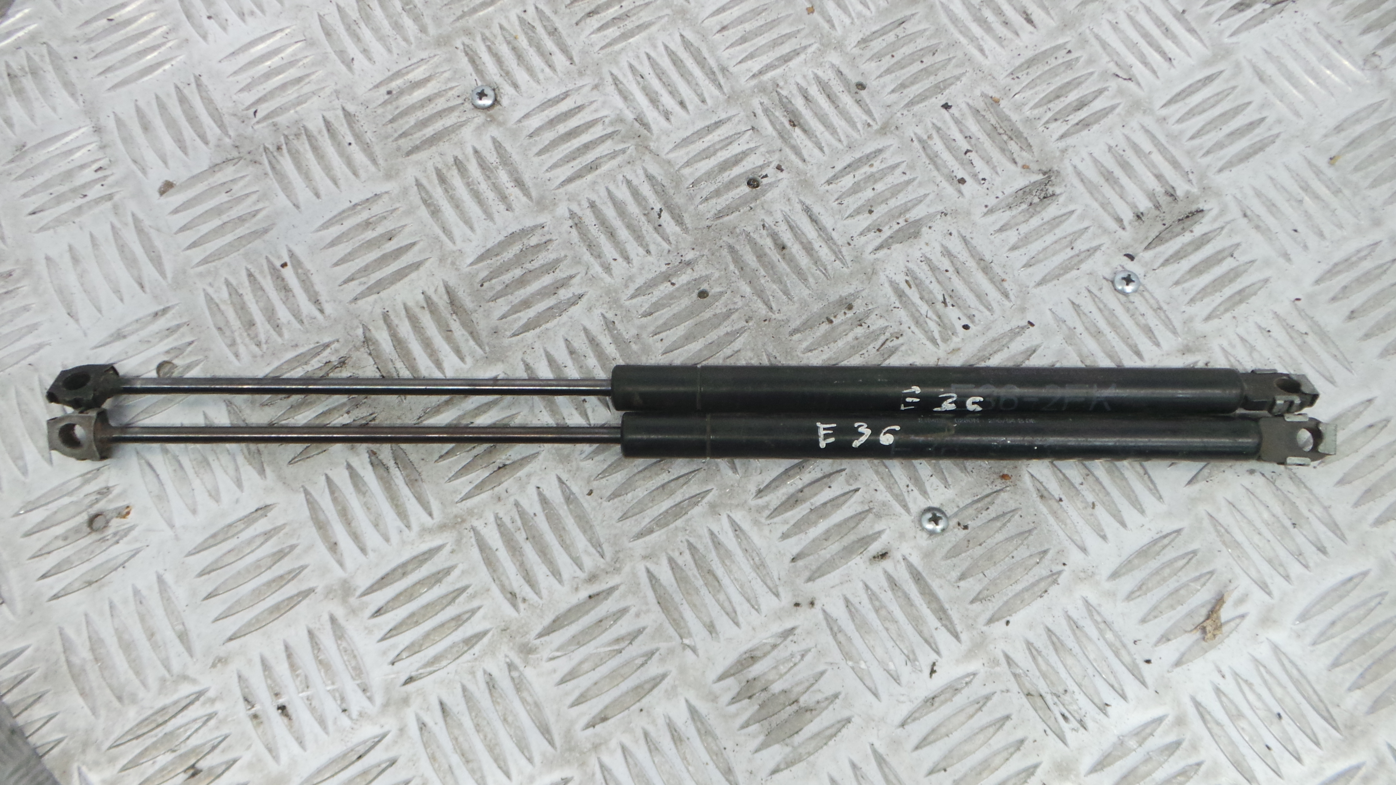 Amortecedor do Capot 51.23-8119558 - BMW 3 (E36)-33188503