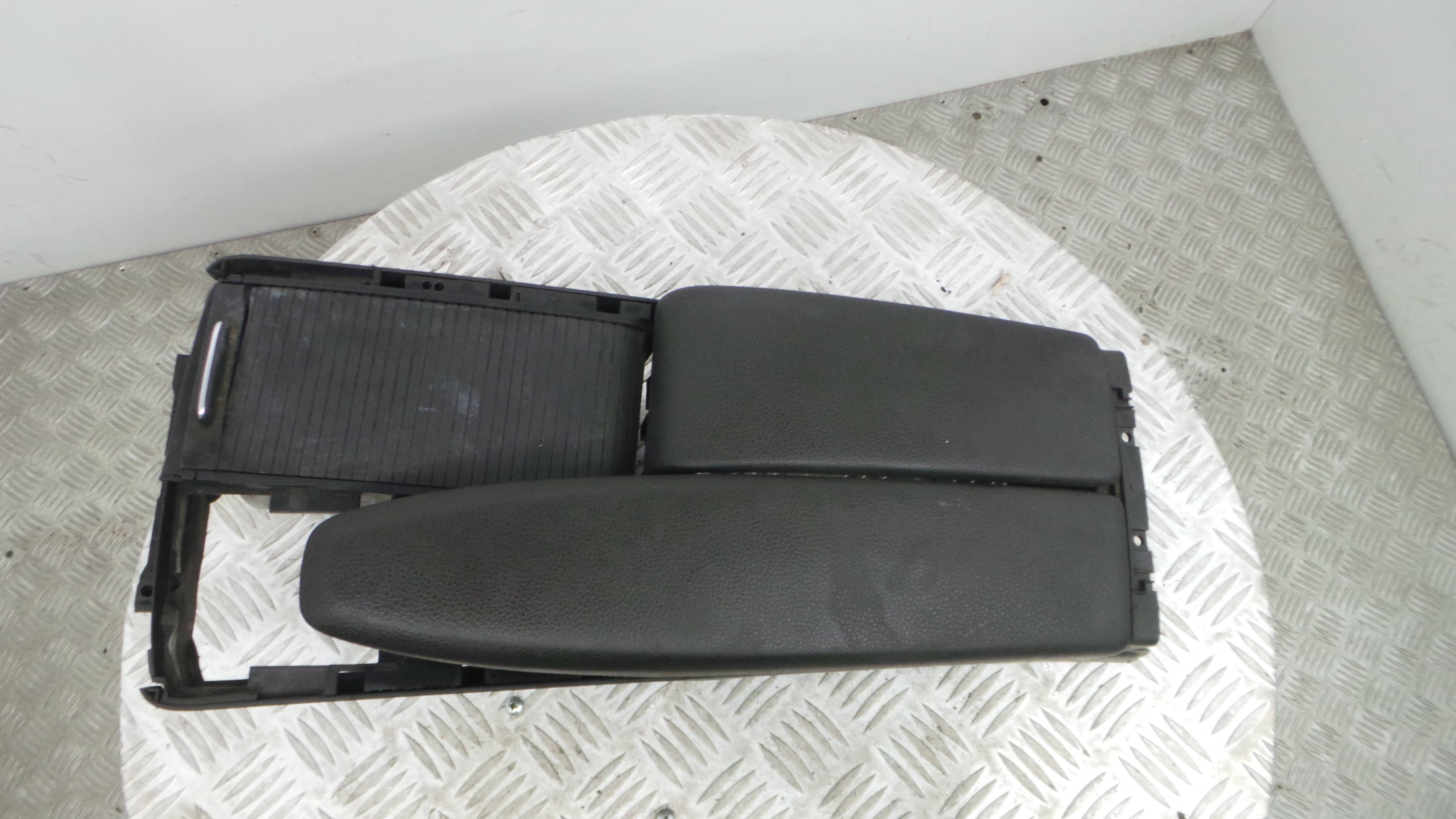 Apoio de Braço Central A2046800639 - MERCEDES-BENZ C-CLASS (W204)-33189283