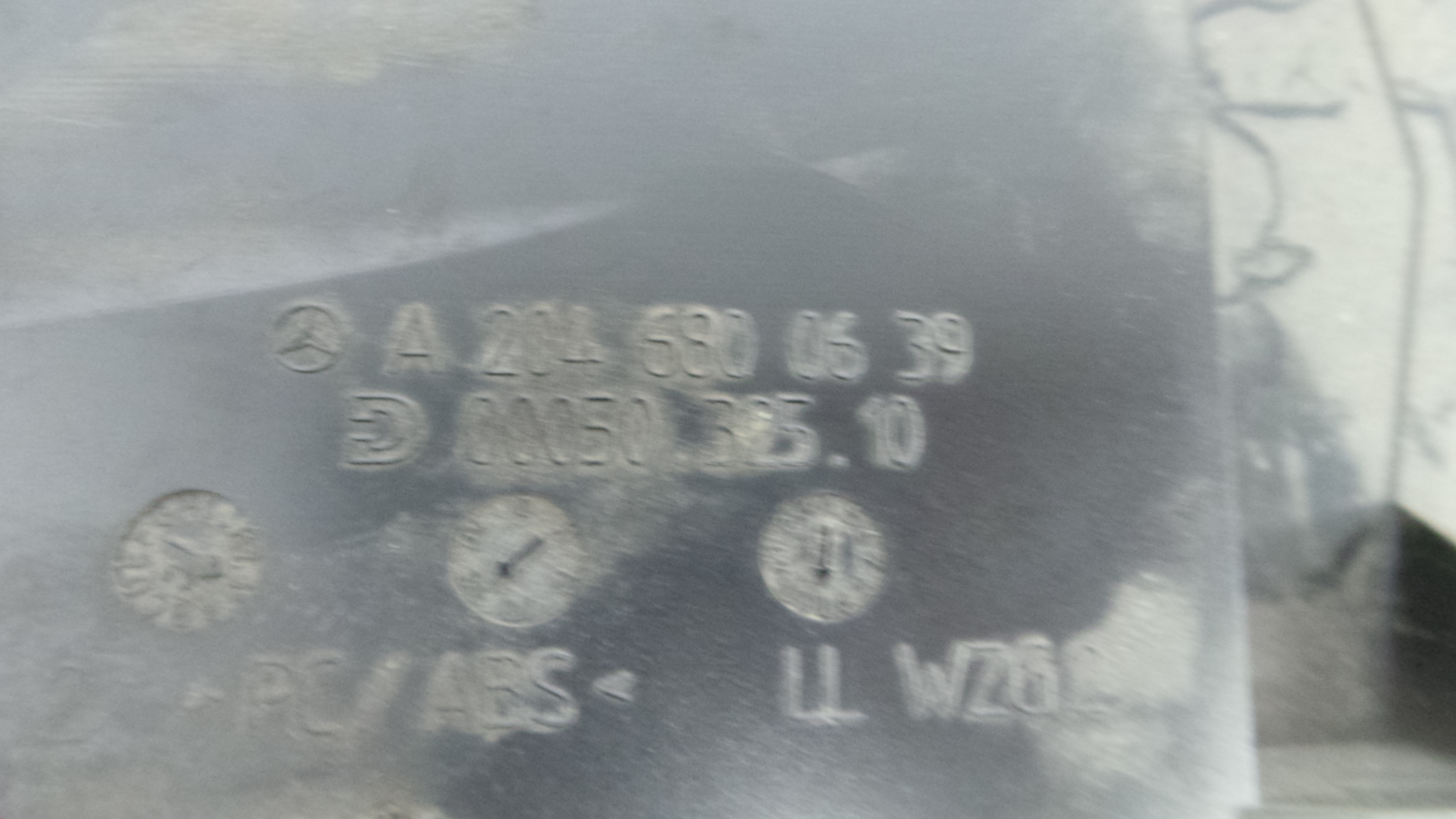 Apoio de Braço Central A2046800639 - MERCEDES-BENZ C-CLASS (W204)-33189283