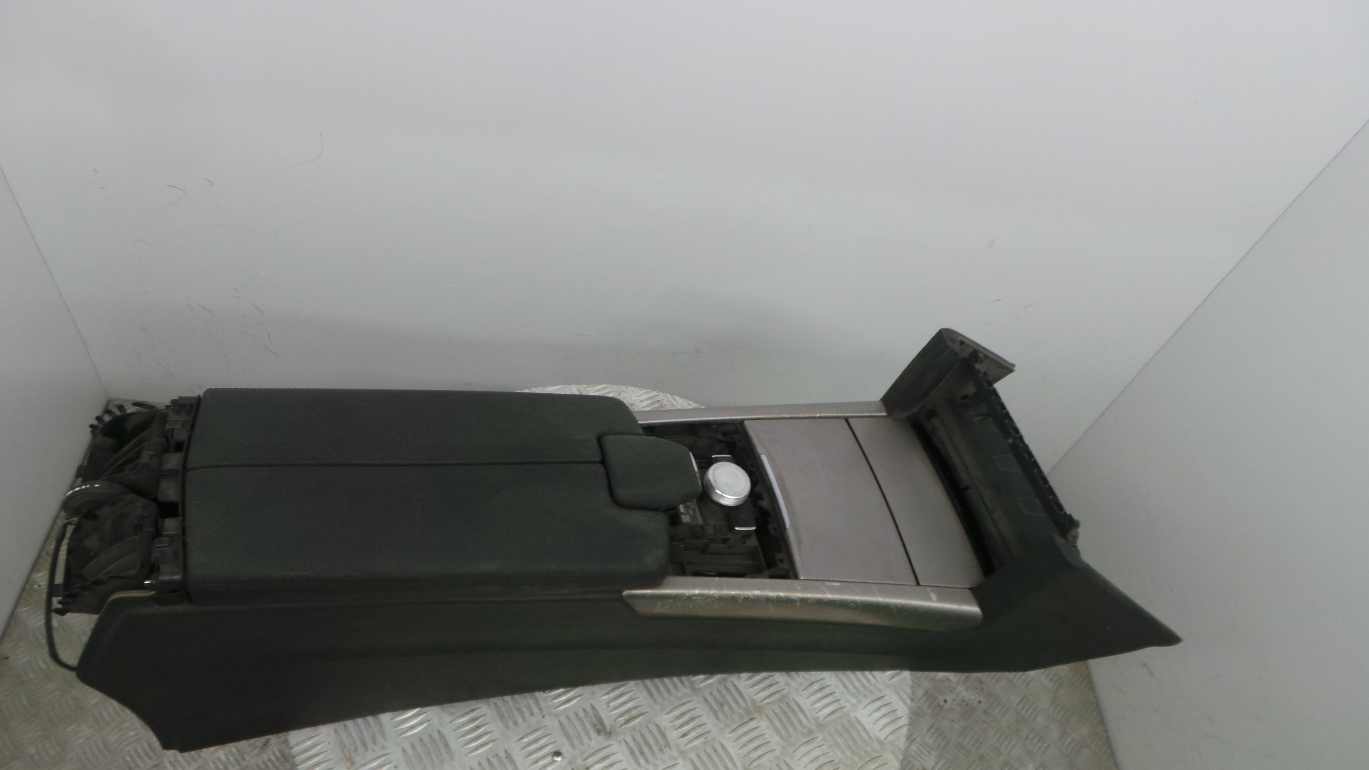 Apoio de Braço Central A21168041509G07 - MERCEDES-BENZ E-CLASS (W212)-33189294