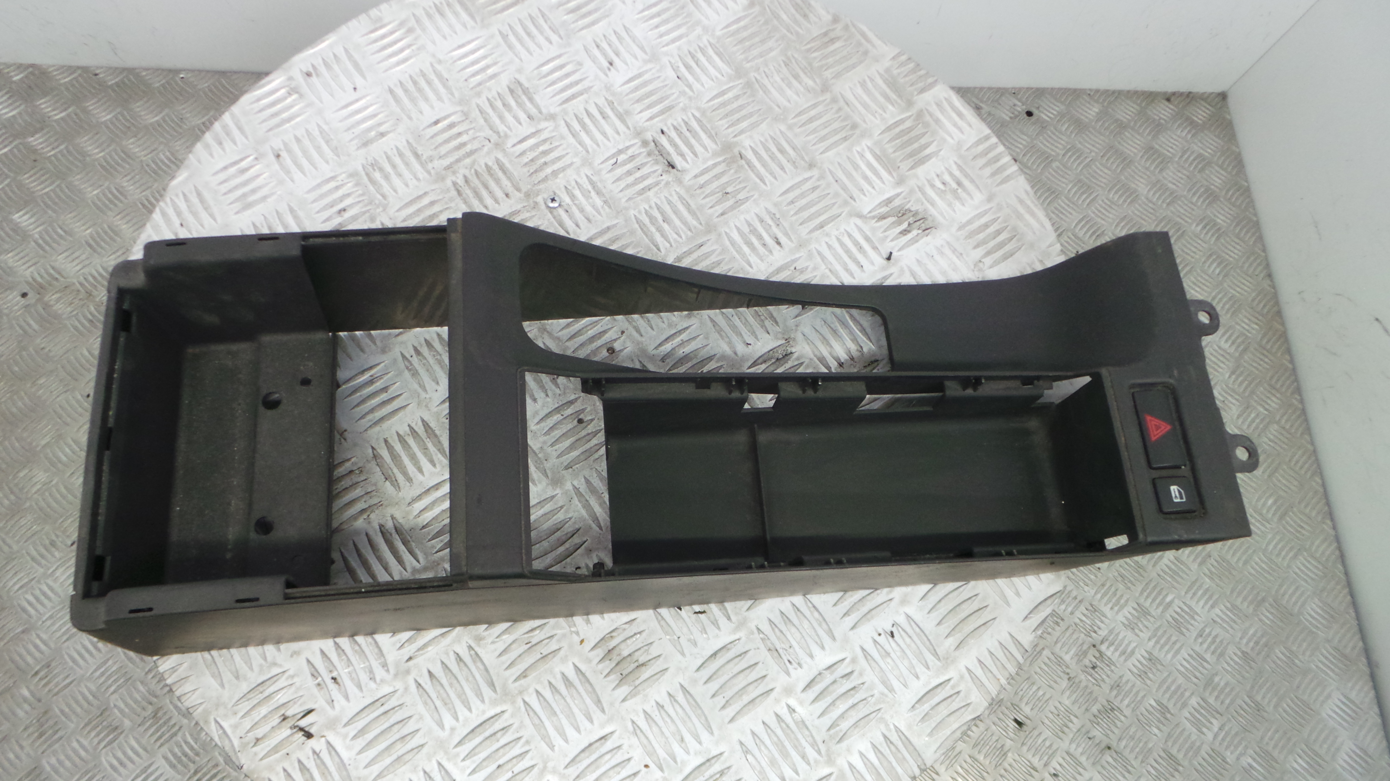 Apoio de Braço Central 51.16-8213680 - BMW 3 (E36)-33189301