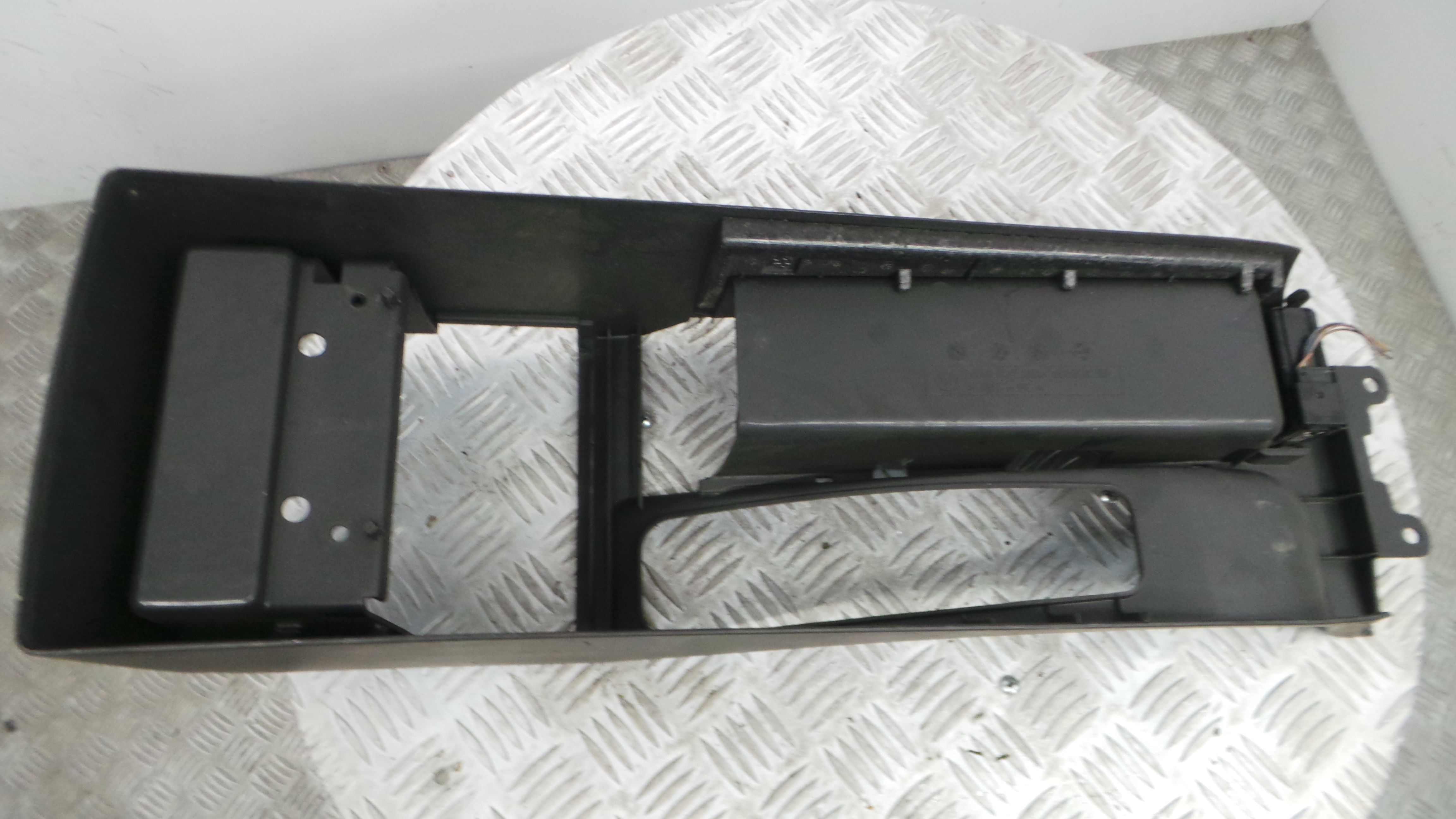 Apoio de Braço Central 51.16-8213680 - BMW 3 (E36)-33189301