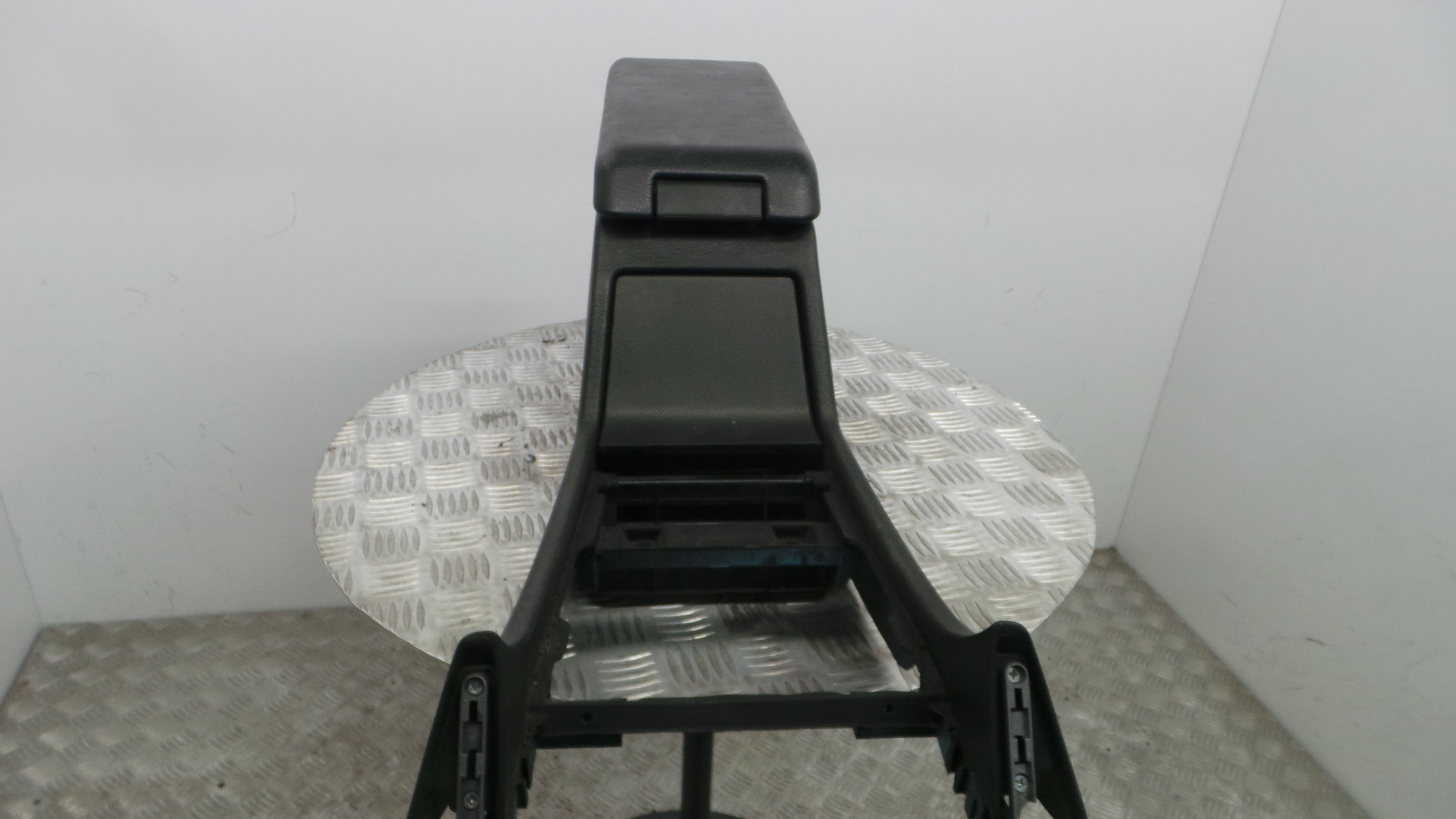 Apoio de Braço Central 2026800279 - MERCEDES-BENZ C-CLASS (W202)-33189304