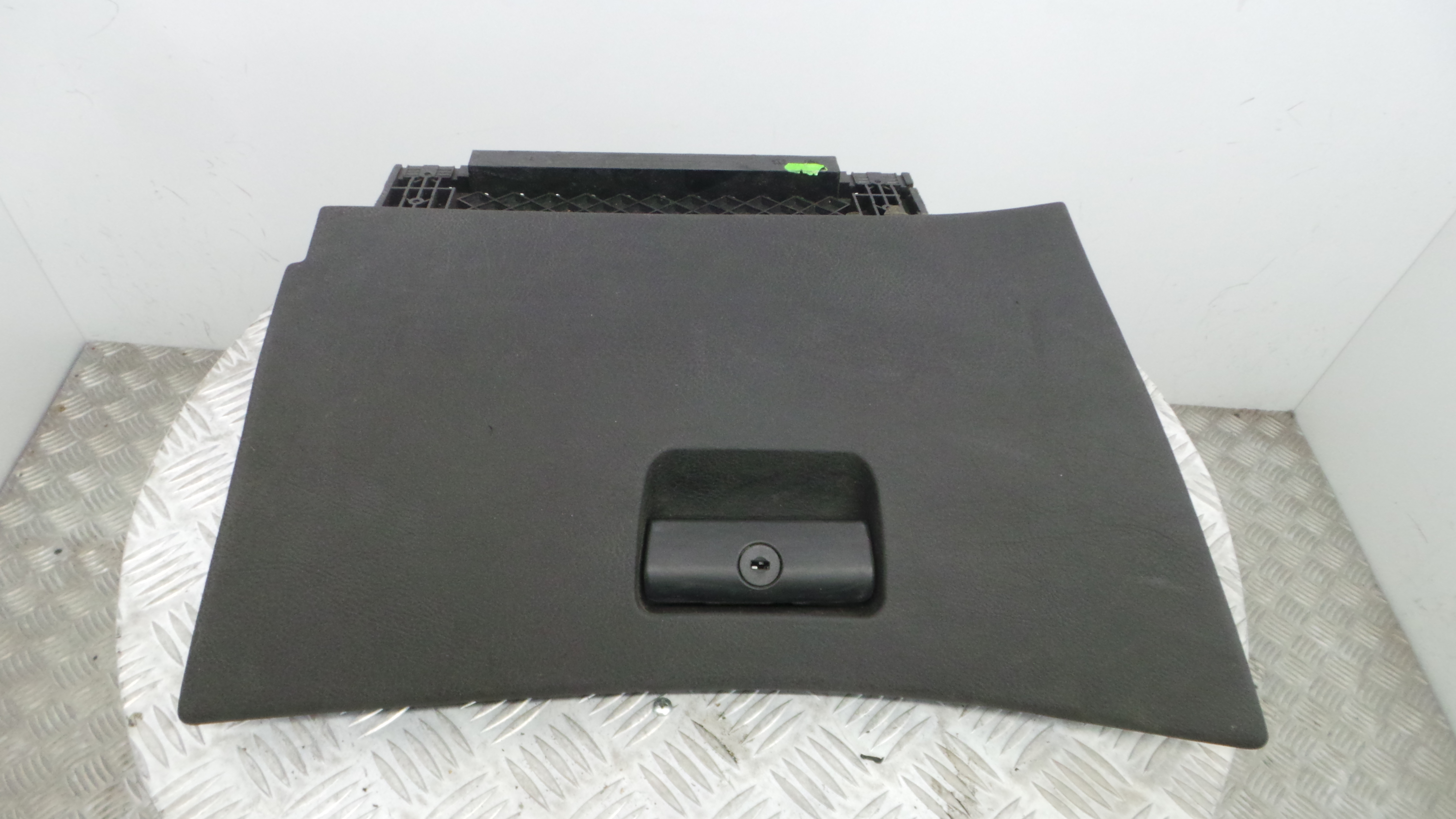 Porta Luvas  51.16-8203822 - BMW 3 (E46)-33189422