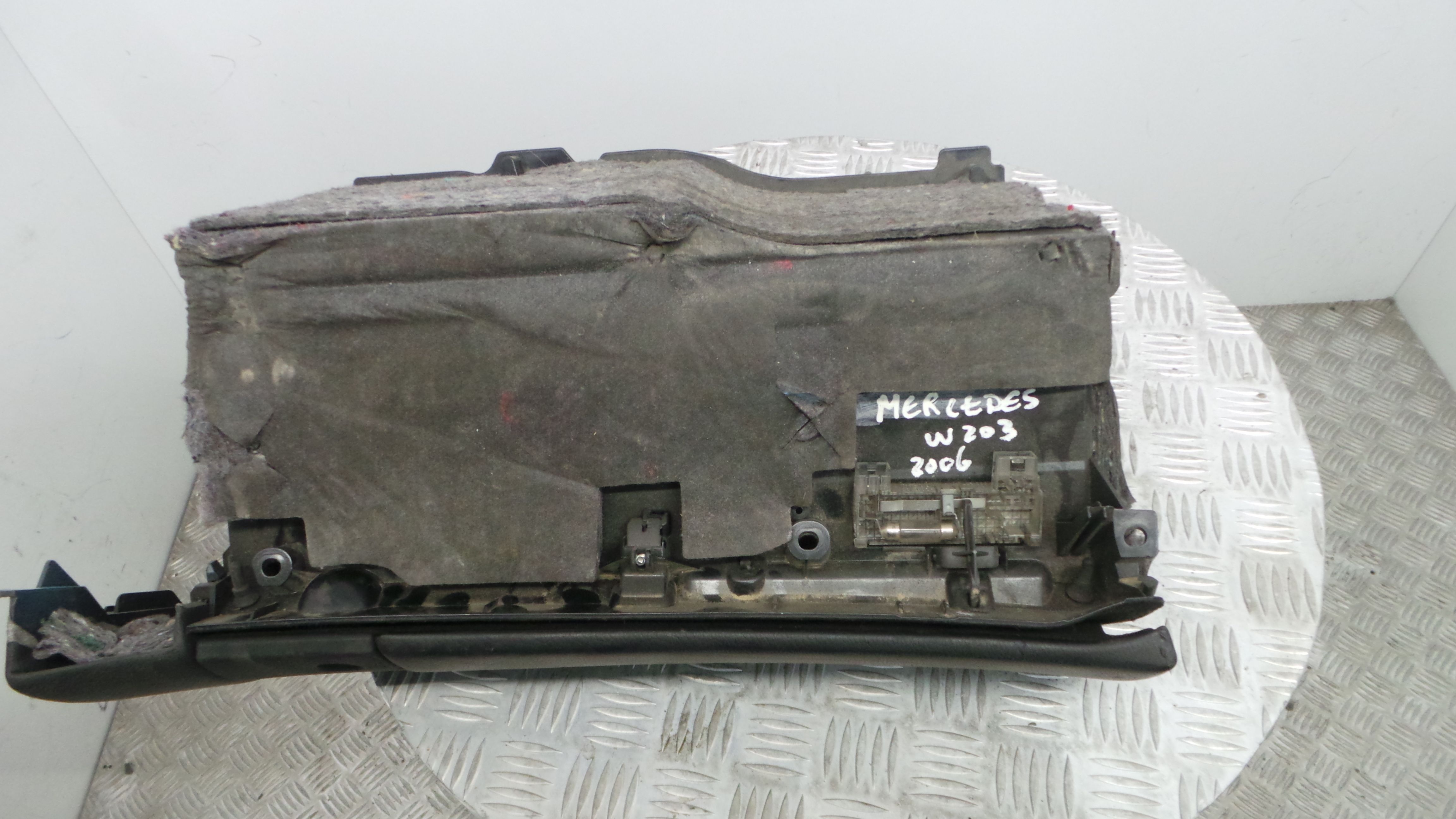 Porta Luvas  A2036804950 - MERCEDES-BENZ C-CLASS (W203)-33189457