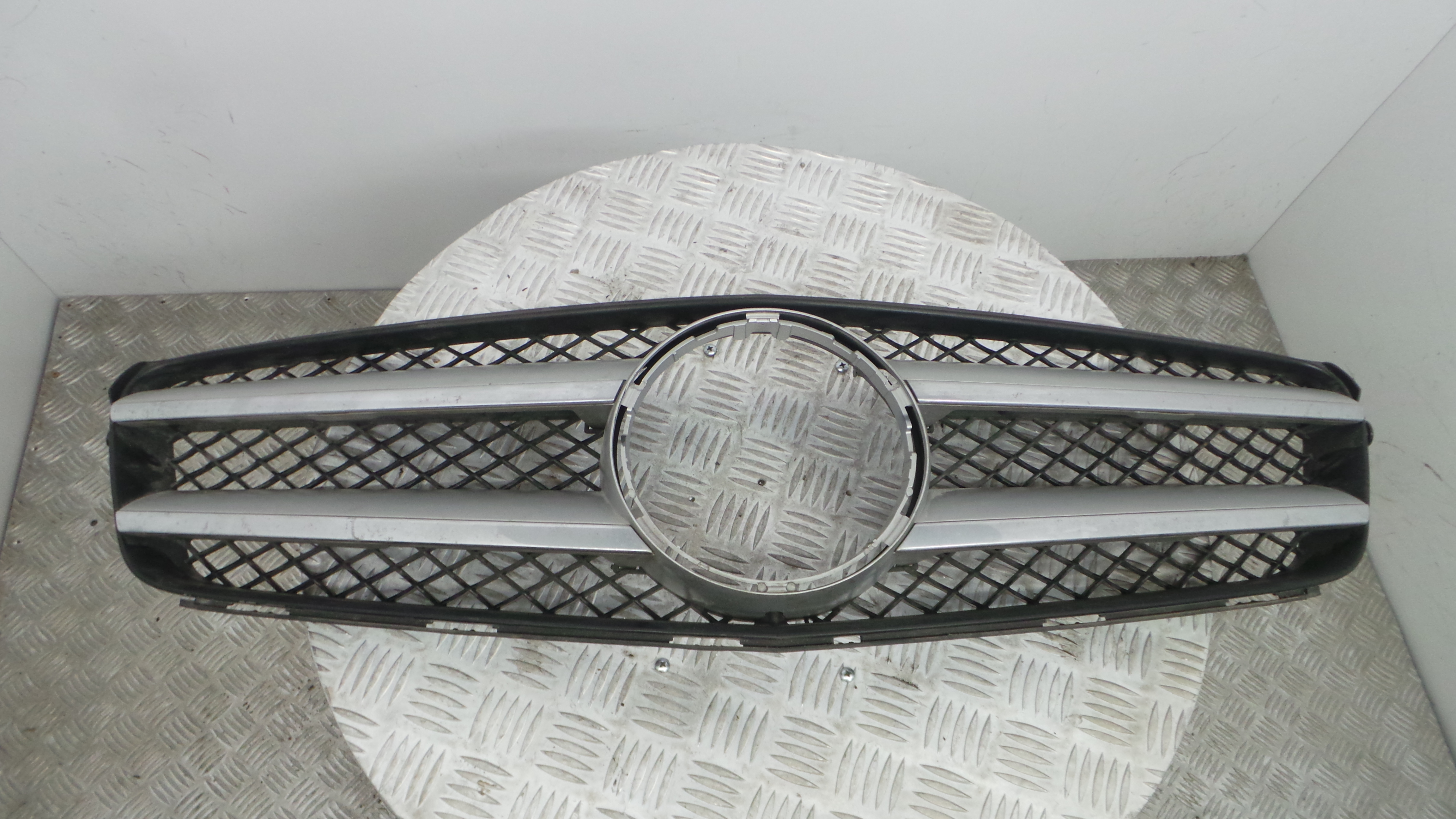 Grelha da Frente A2048880160 - MERCEDES-BENZ C-CLASS (W204)-33189663