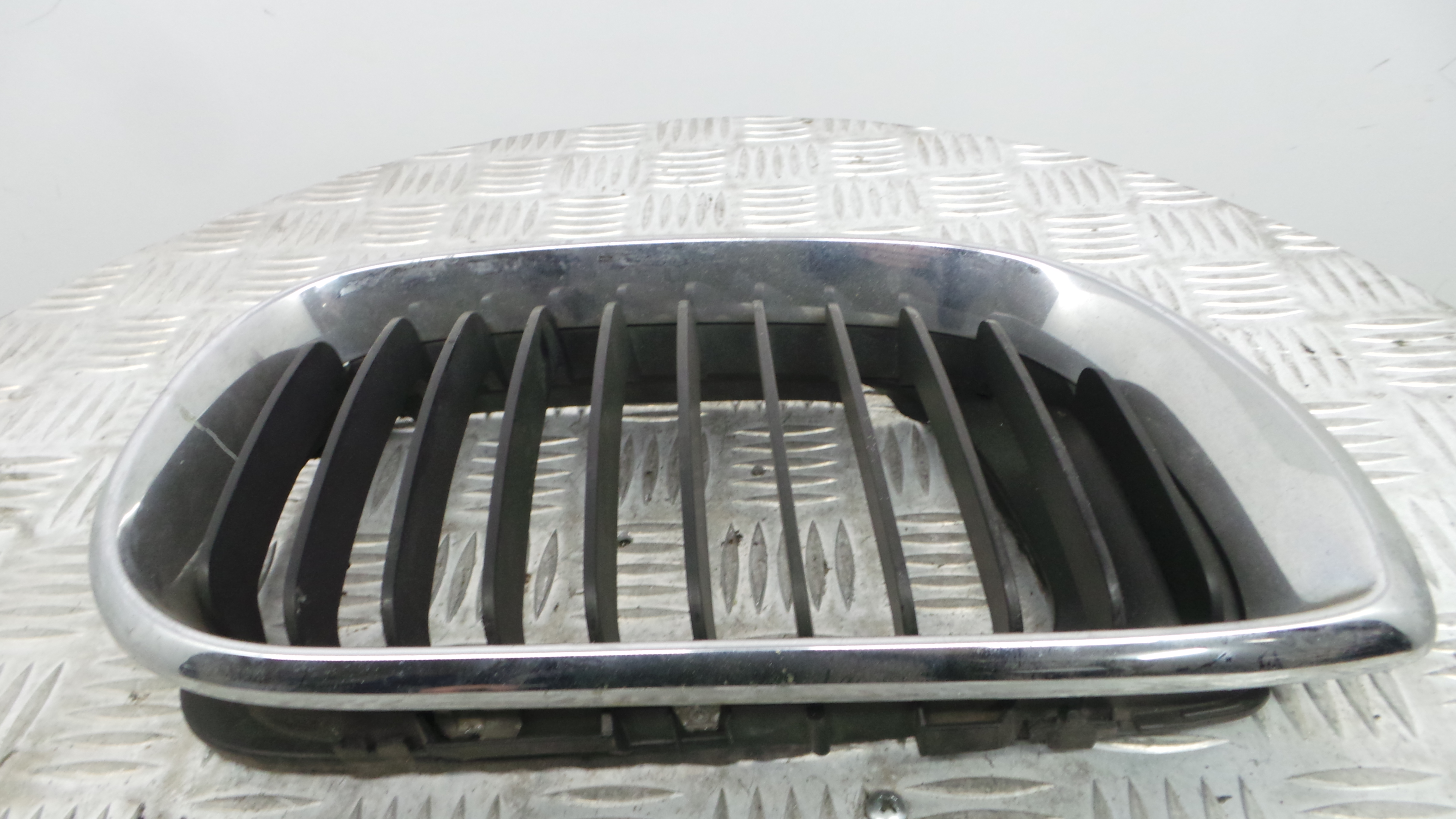 Grelha da Frente 51.13-70305500 - BMW 3 (E46)-33189717