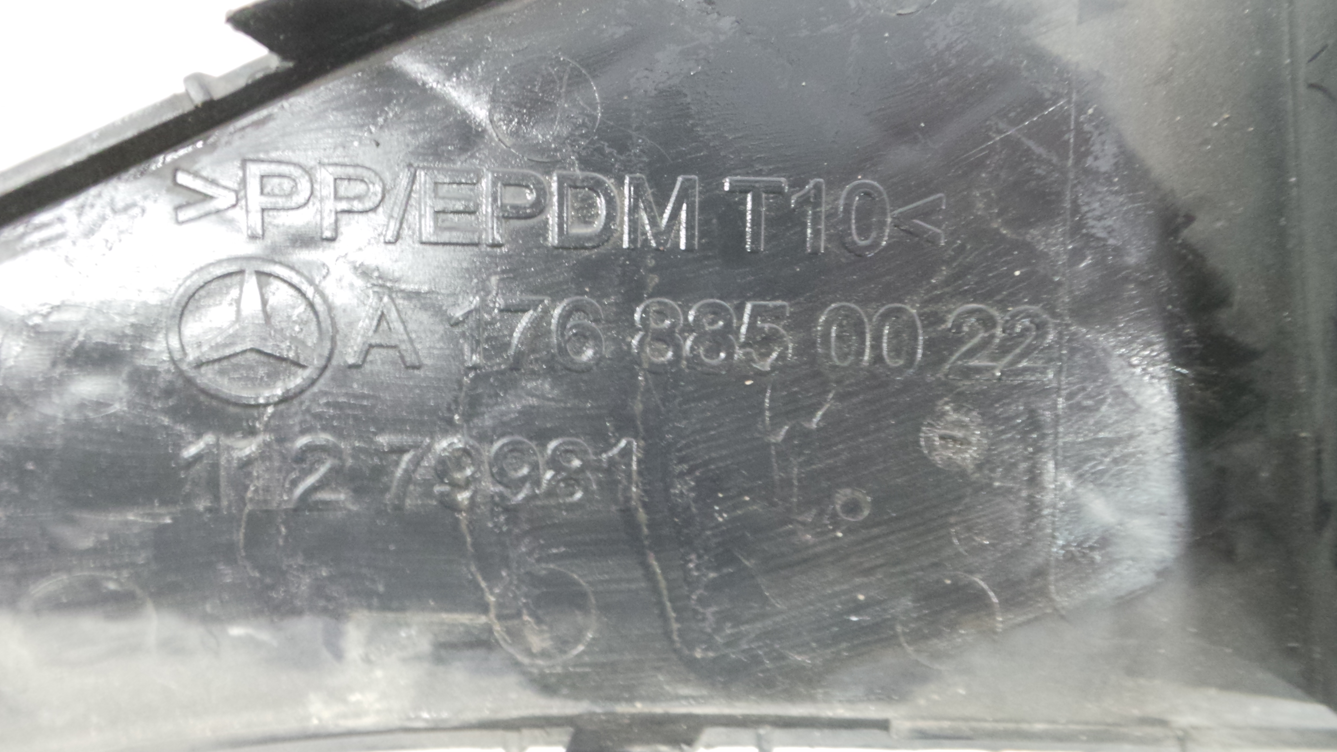 Grelha da Frente A1768850022 - MERCEDES-BENZ A-CLASS (W176)-33189736