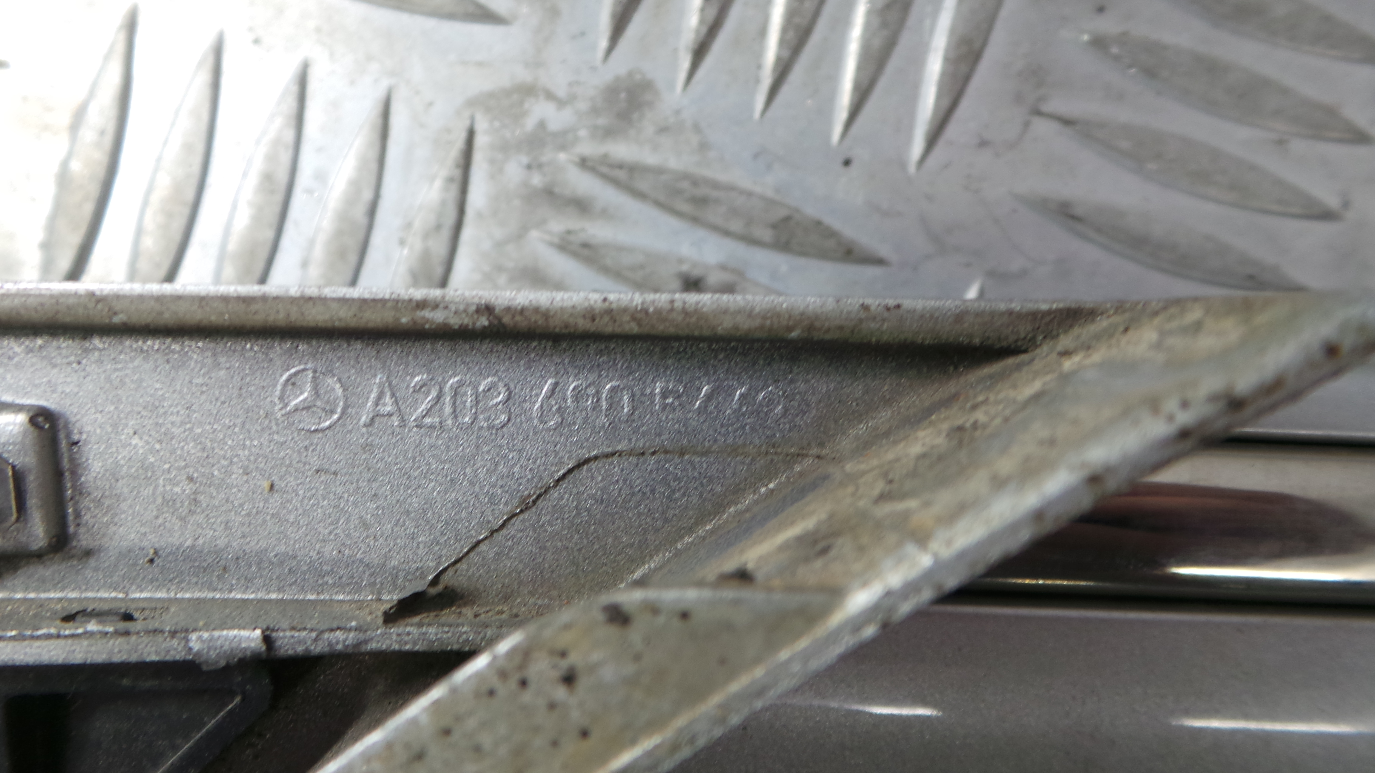 Friso Porta A2036906062 - MERCEDES-BENZ C-CLASS (W203)-33189749