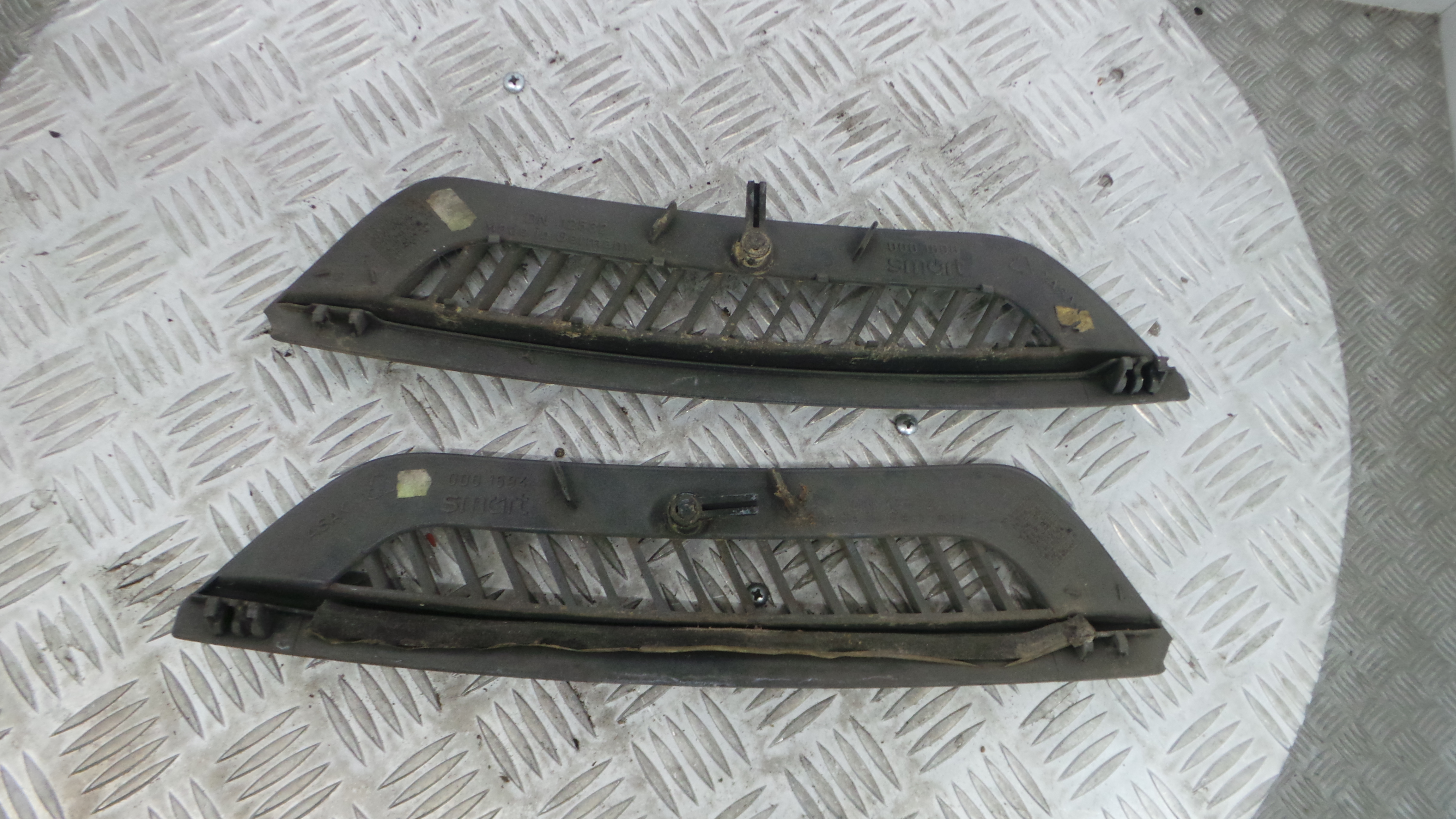 Grelha do Parabrisas 0001696 - SMART FORTWO Coupé (450)-33190090