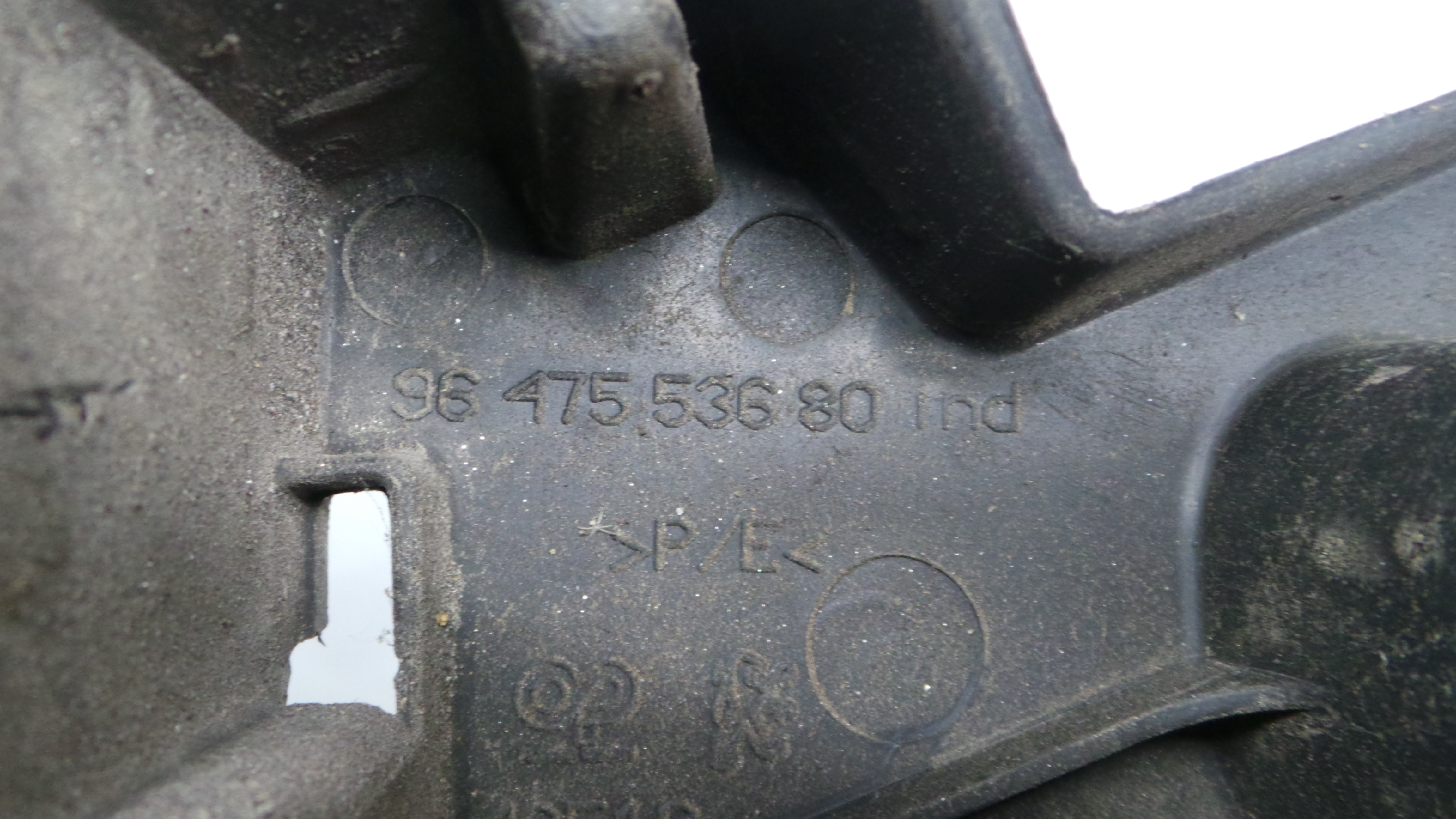 Suporte do Para Choques 9647553680 - PEUGEOT 407 SW (6E_, 6D_)-33190696