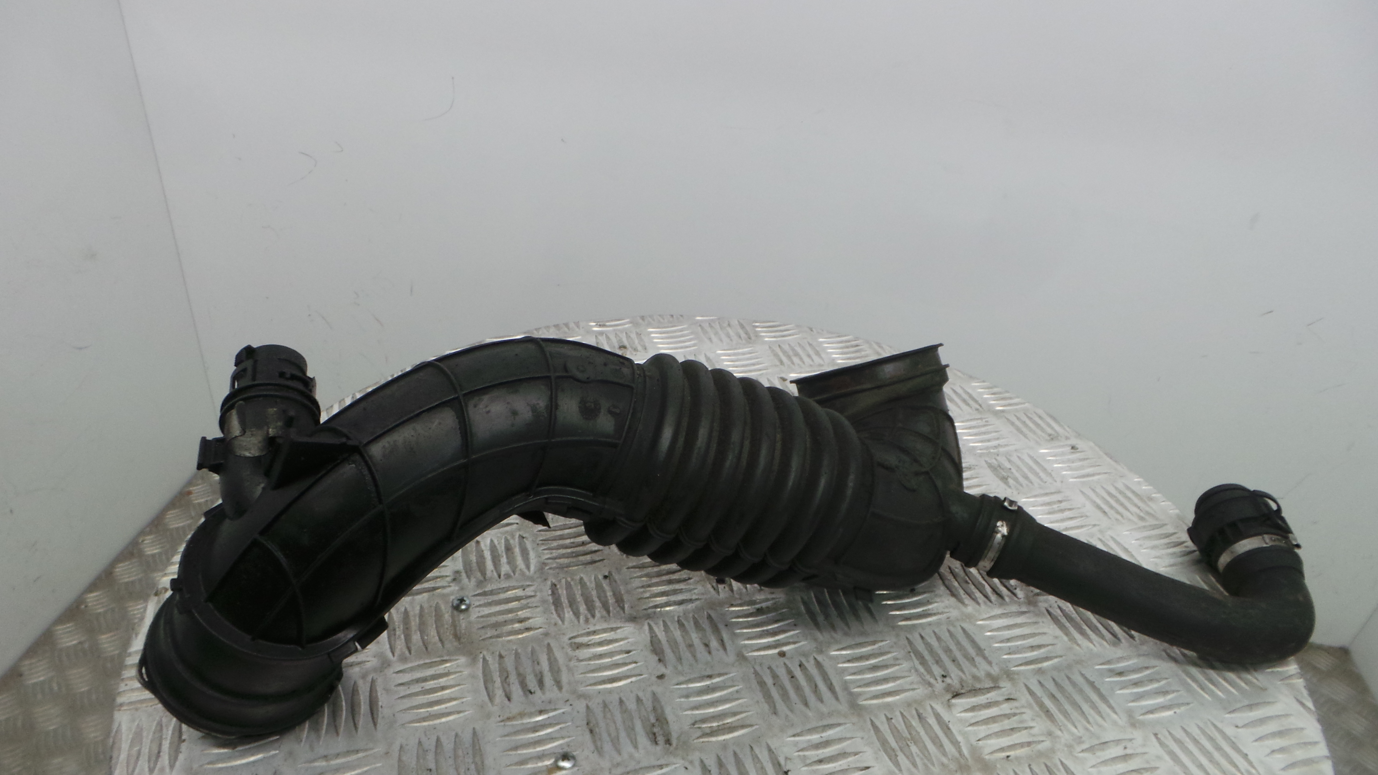 Tubo Intercooler 13.71-7810745 - BMW 1 (E87)-33191374 Tubo Intercooler 13.71-7810745 - BMW 1 (E87)-33191374