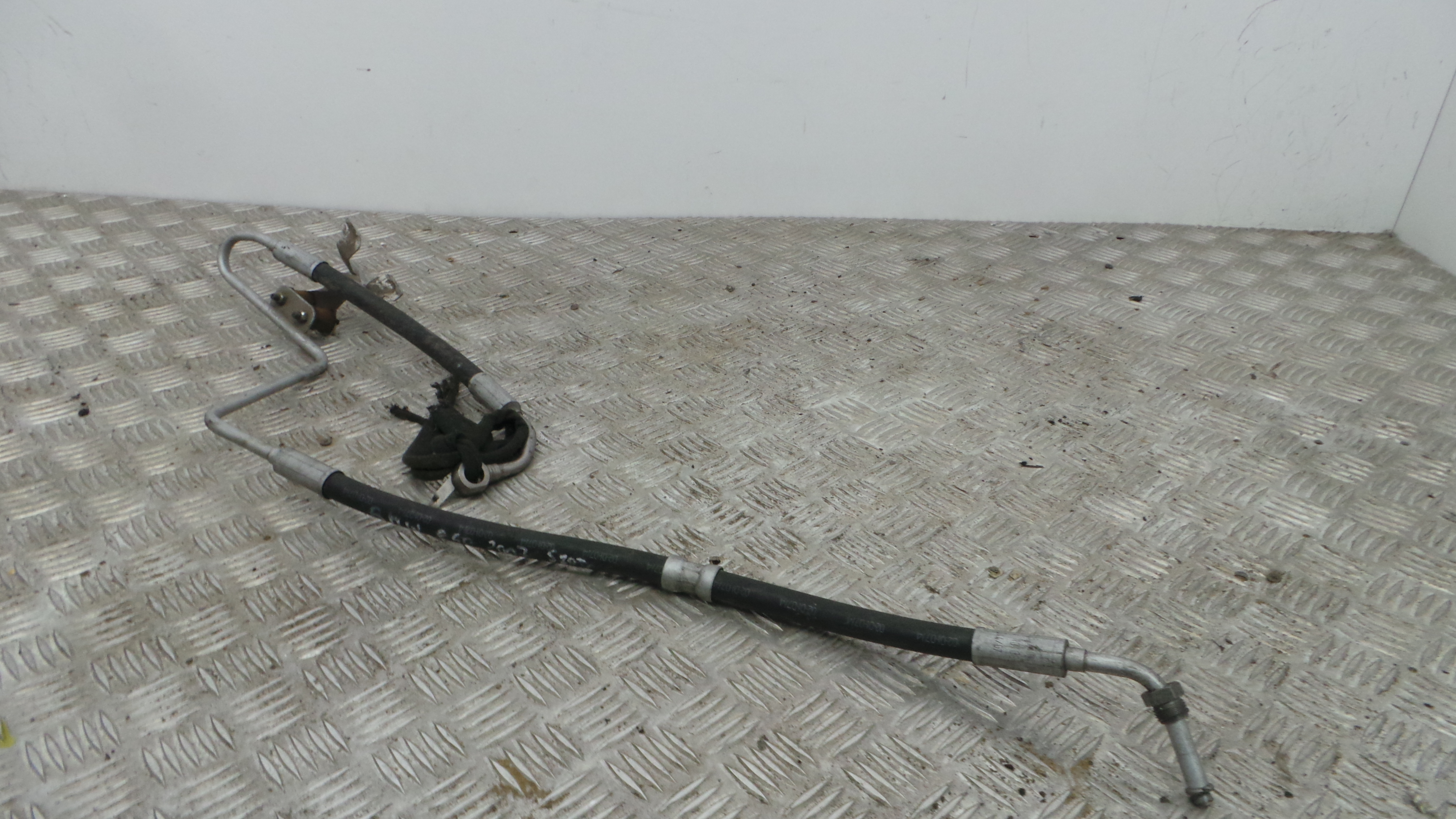 Tubos Óleo Direcção / Tubo Pressão Óleo Turbo 32.41-6770431 - BMW 5 (E60)-33191830