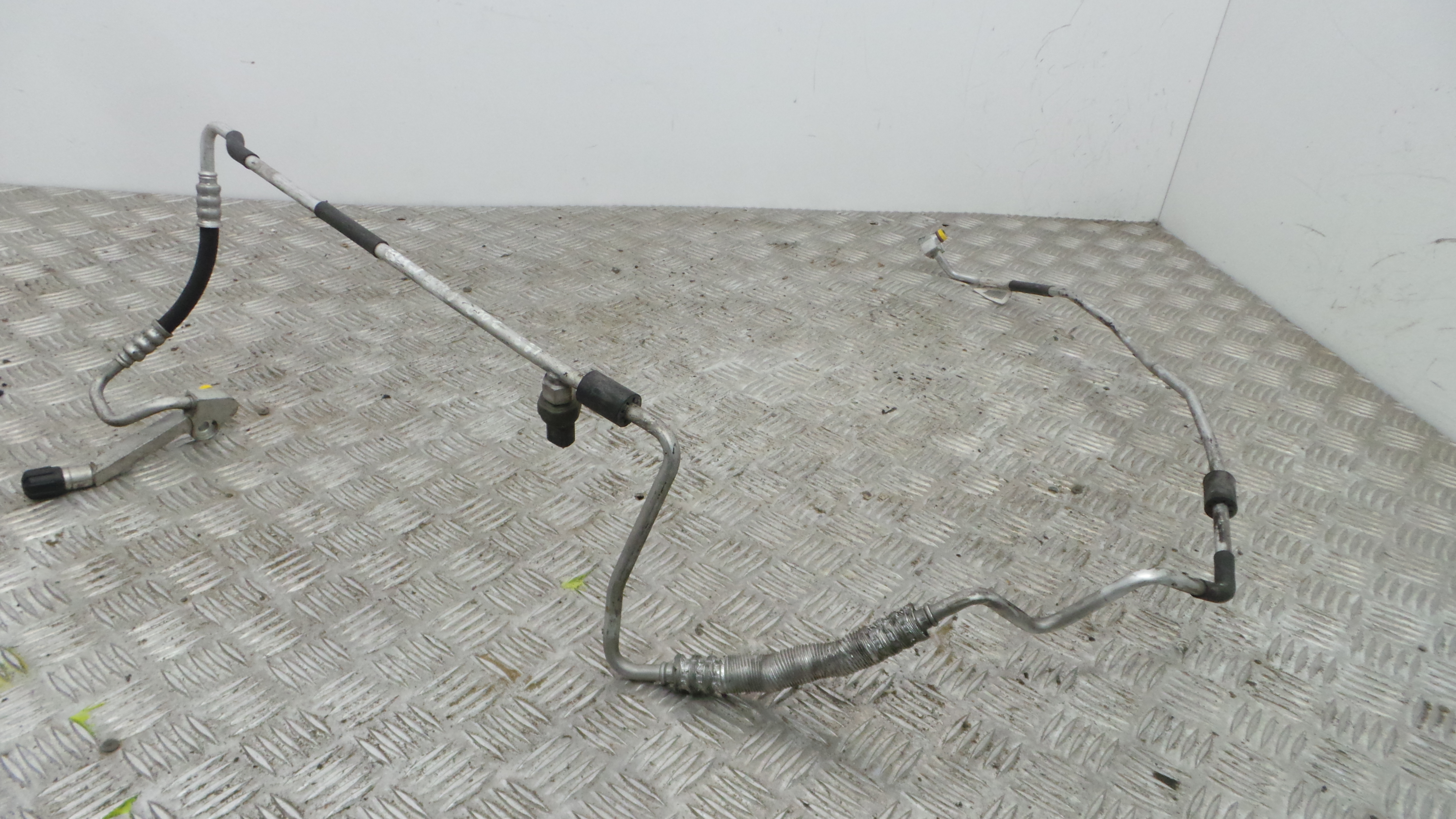 Tubo Ar Condicionado 64.53-6927541 - BMW 1 (E87)-33192053