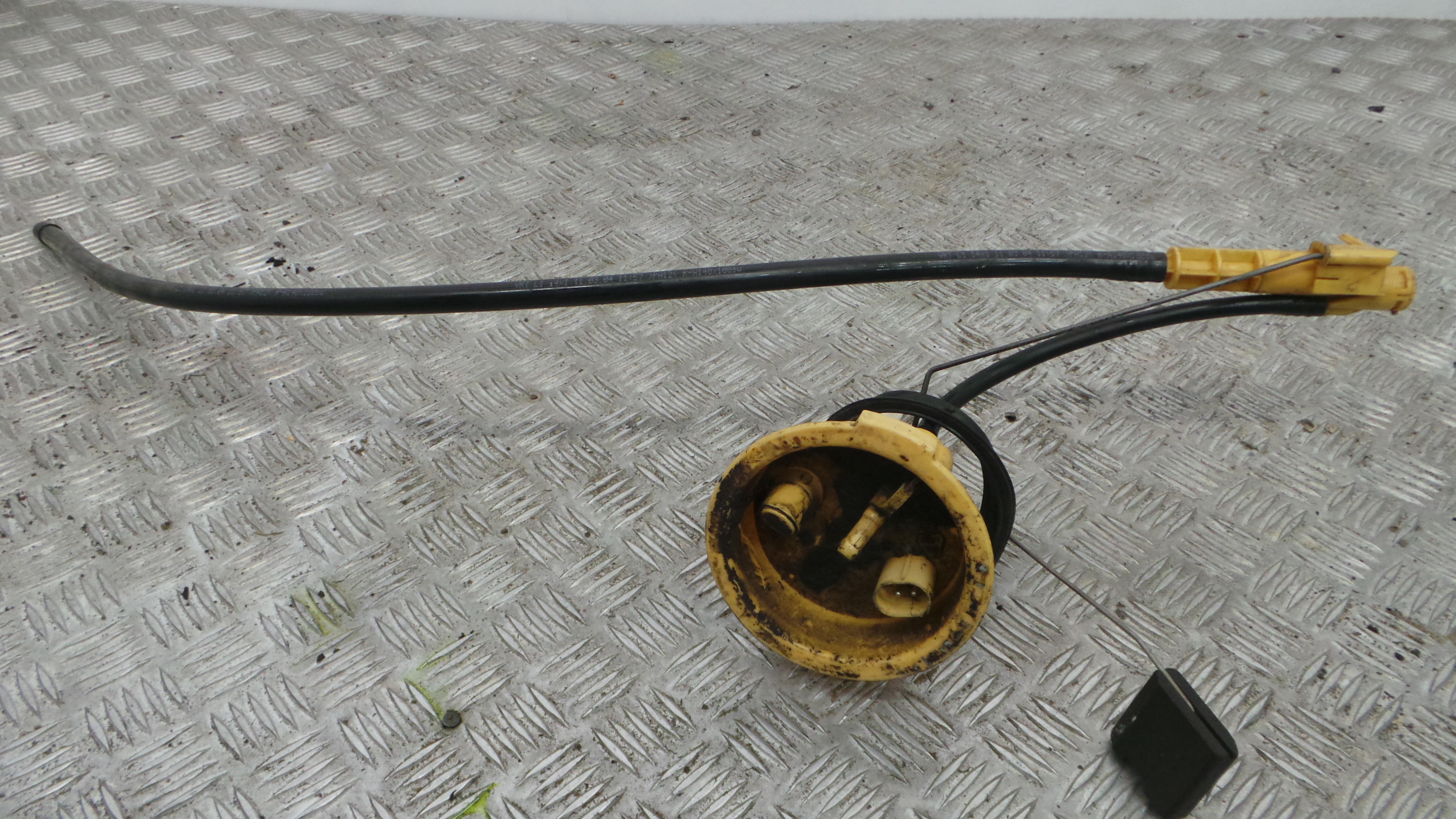 Boia do Combustível 6752054 - BMW 3 (E46)-33192111