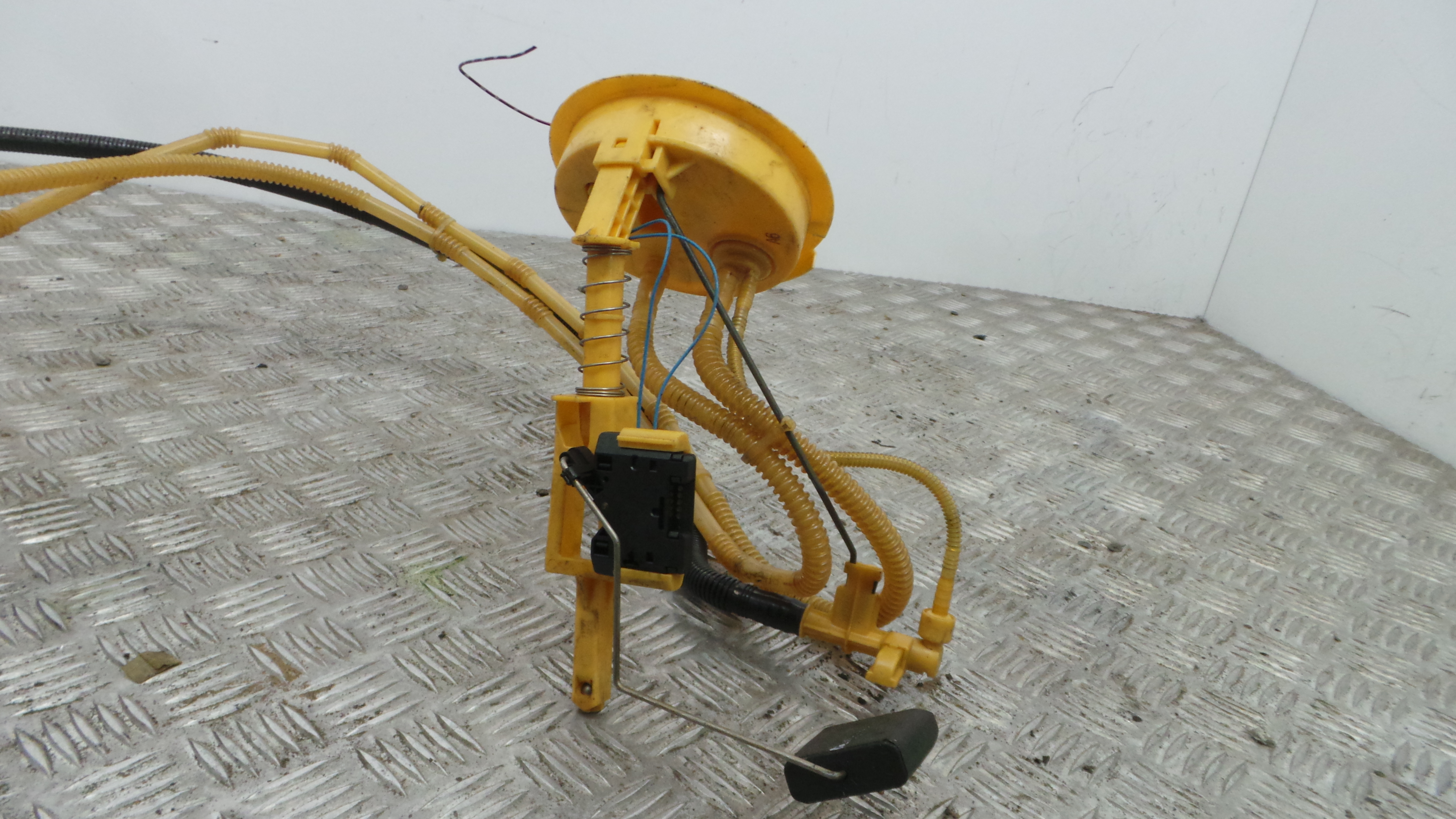 Boia do Combustível 6763886 - BMW 1 (E87)-33192130