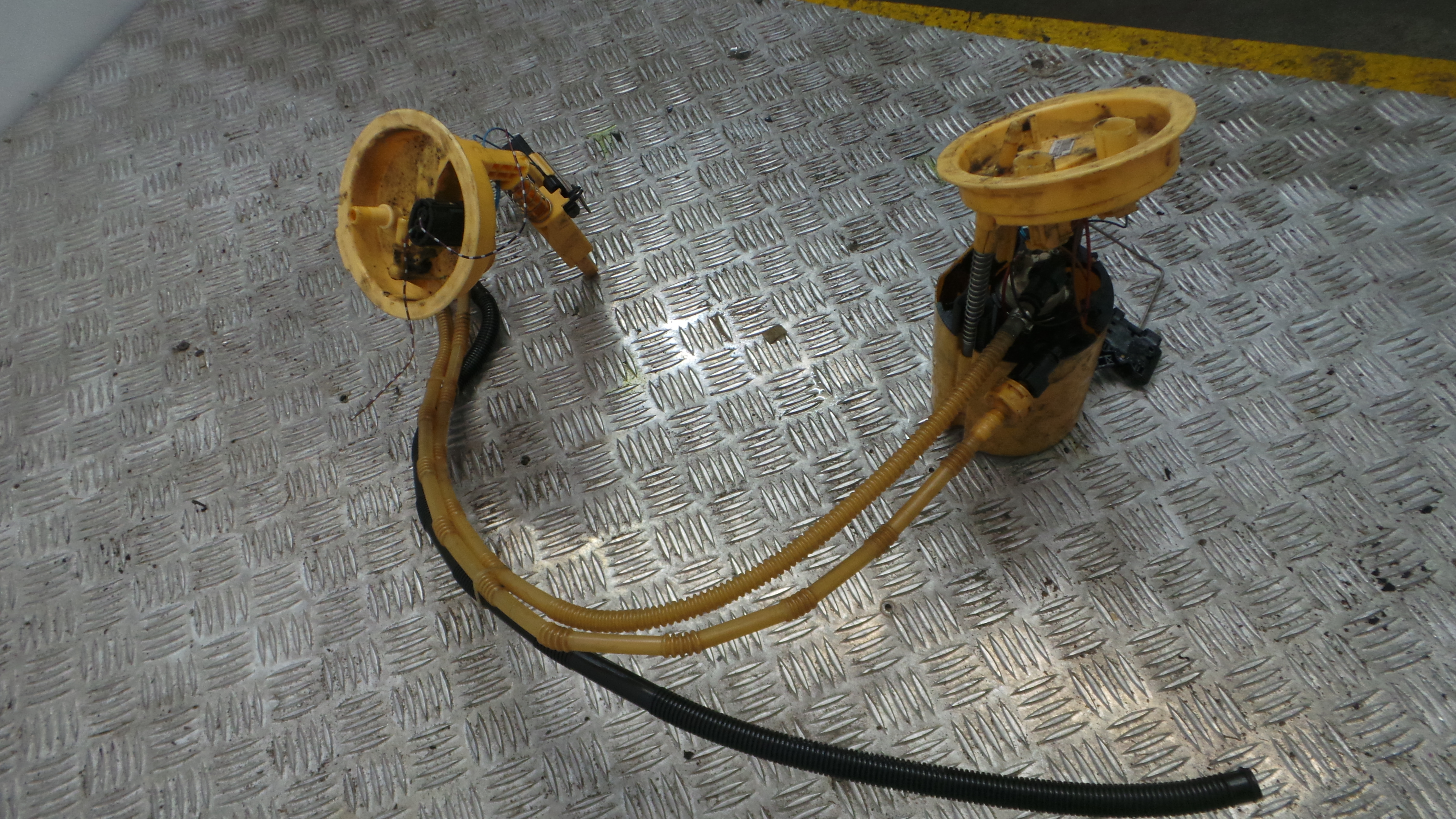 Boia do Combustível 6763886 - BMW 1 (E87)-33192130