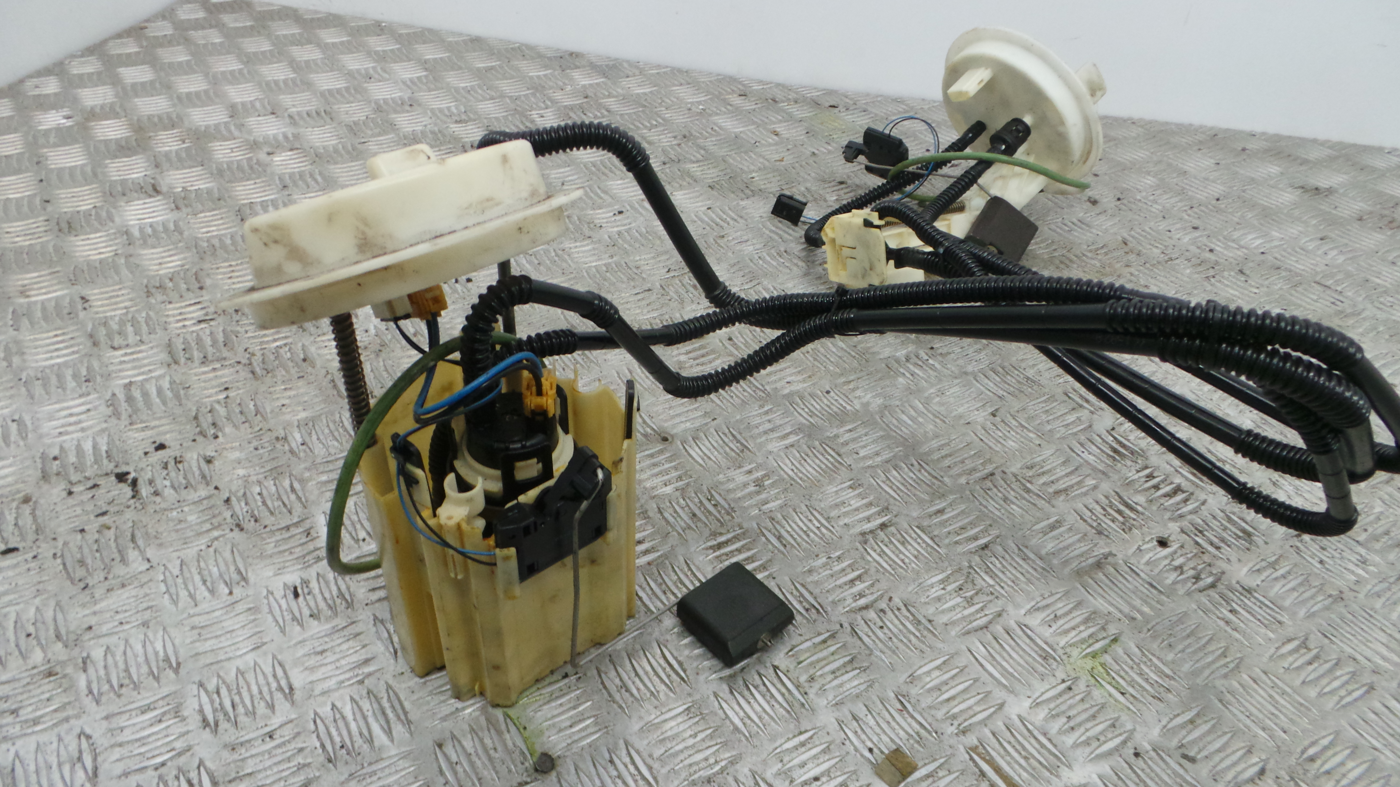 Boia do Combustível A2044700594 - MERCEDES-BENZ C-CLASS (W204)-33192136