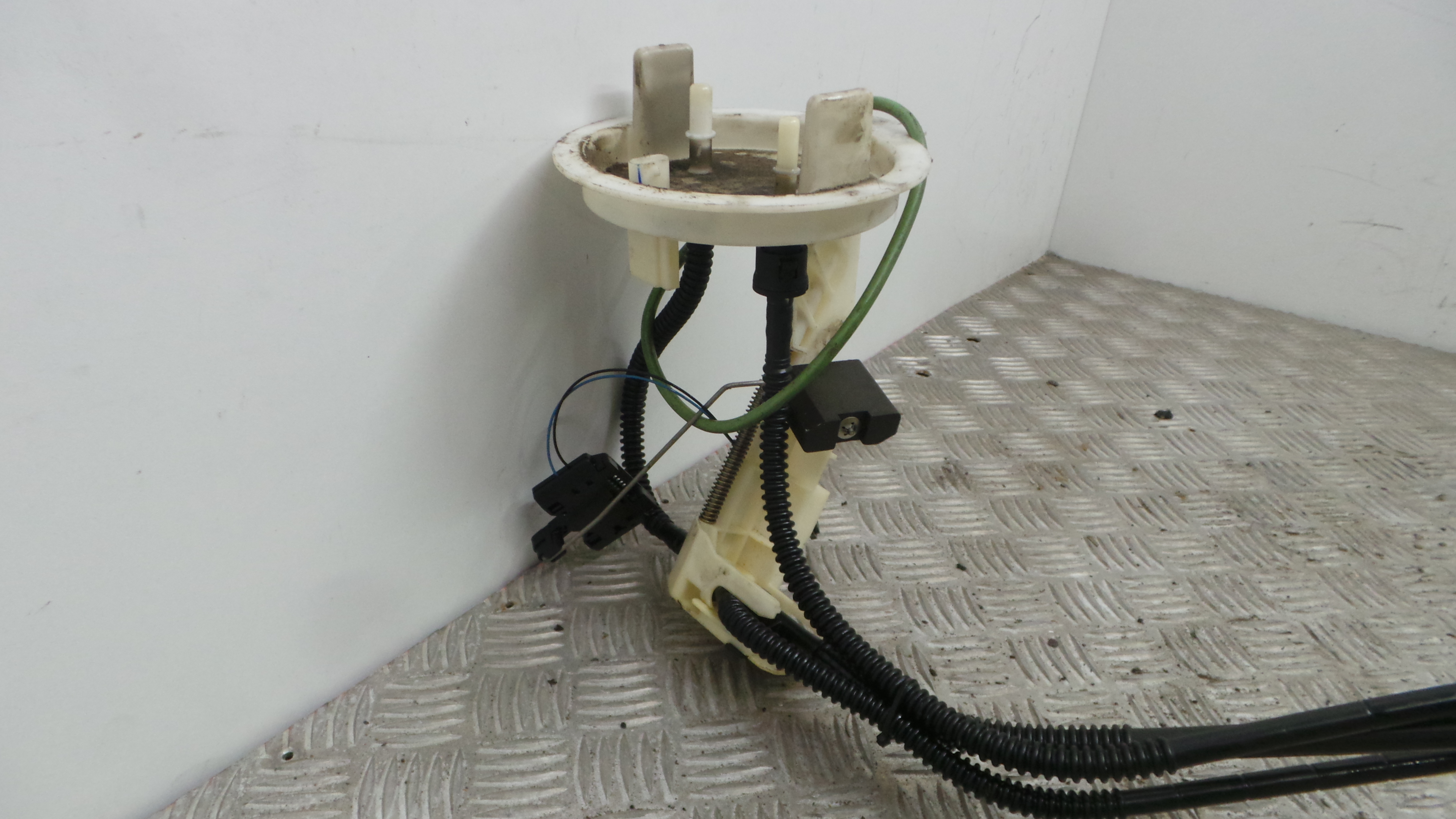 Boia do Combustível A2044700594 - MERCEDES-BENZ C-CLASS (W204)-33192136